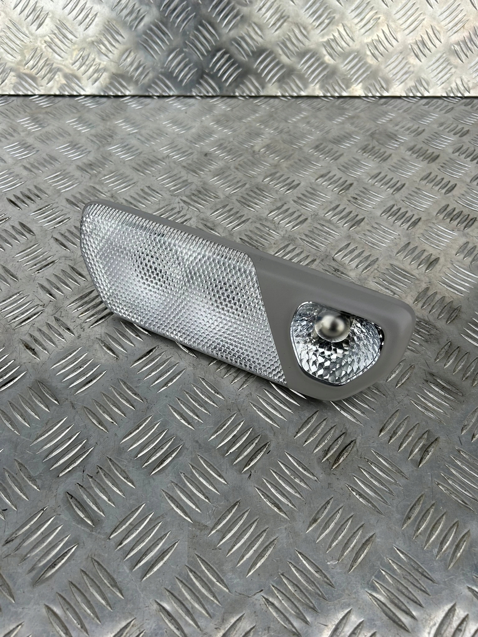 LAMPA LAMPKA SUFITOWA SCANIA NTG NOWY MODEL