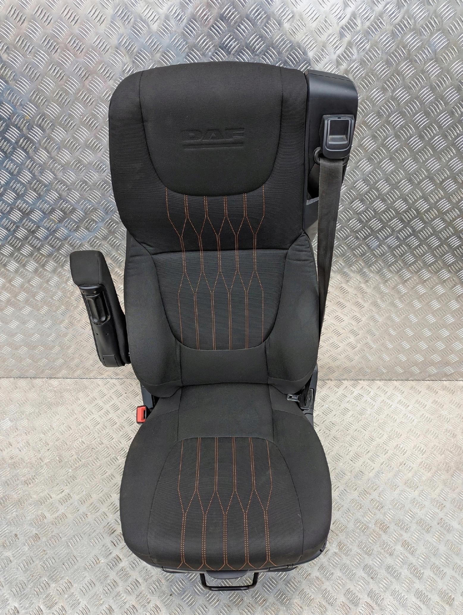 FOTEL KIEROWCY DAF XF 106 LIFT - obrazek 4