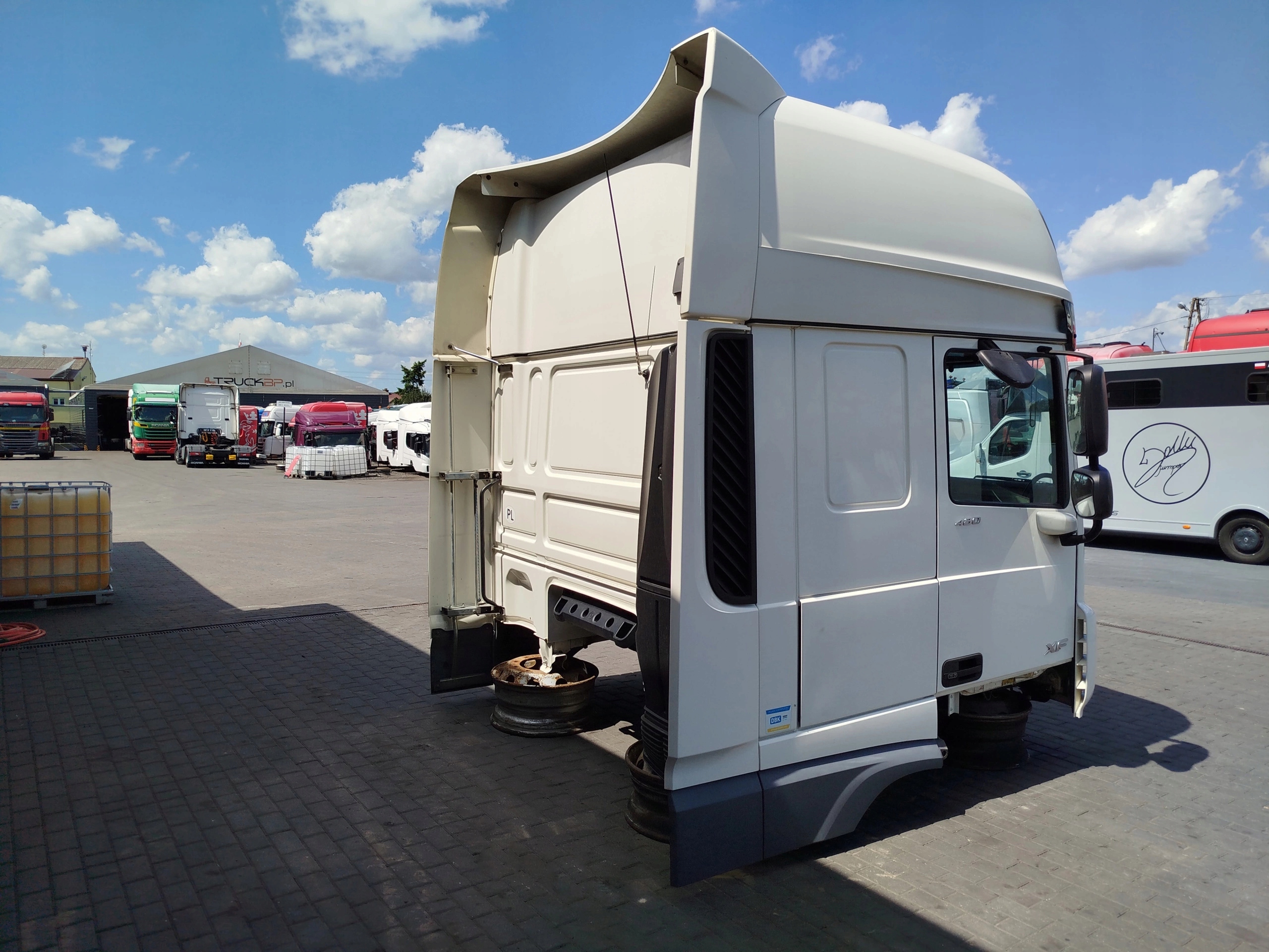 KABINA DAF XF 106 LIFT - obrazek 4