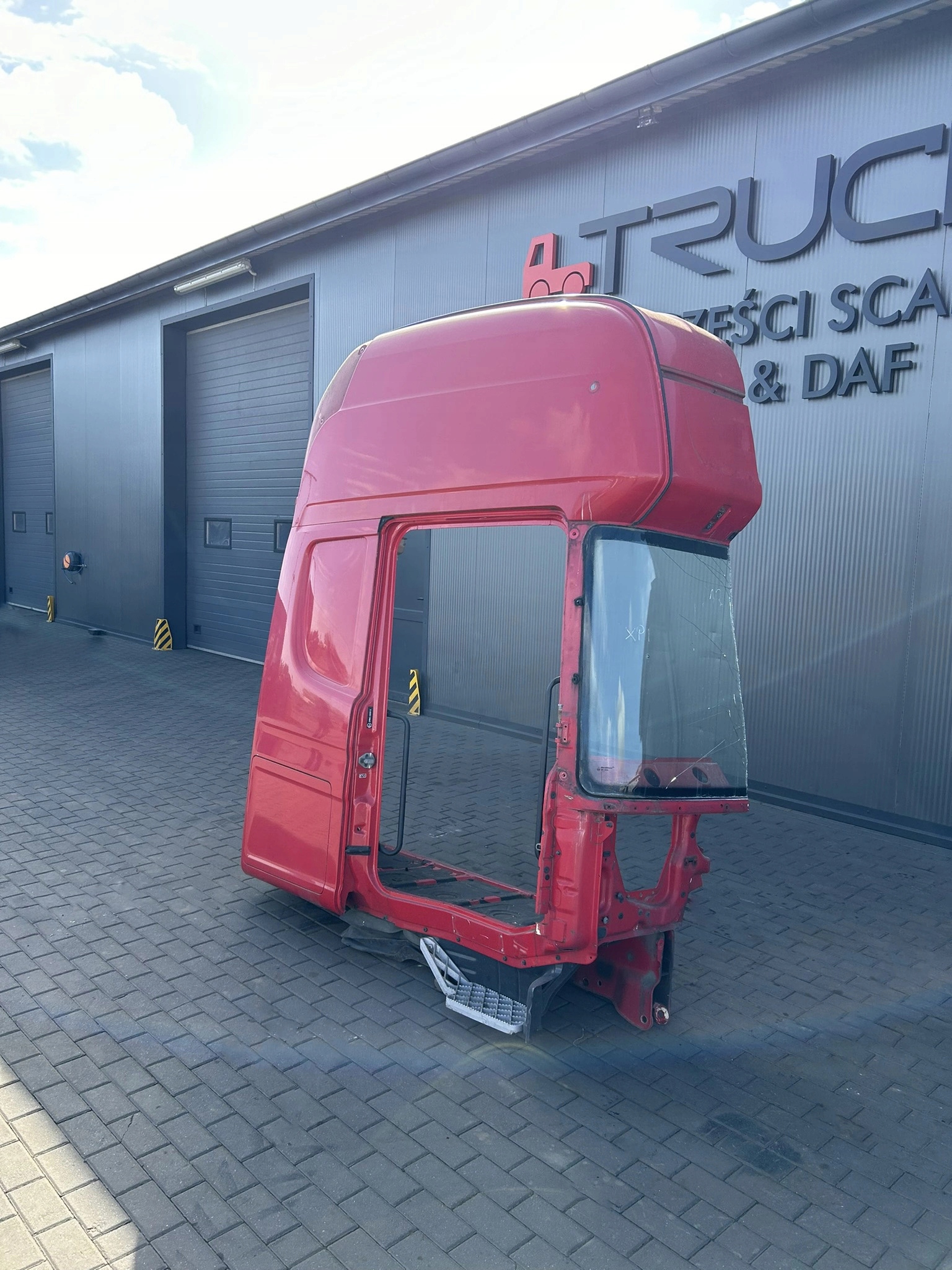 BOK KABINY DUŻY SCHOWEK SCANIA R TOPLINE - obrazek 2