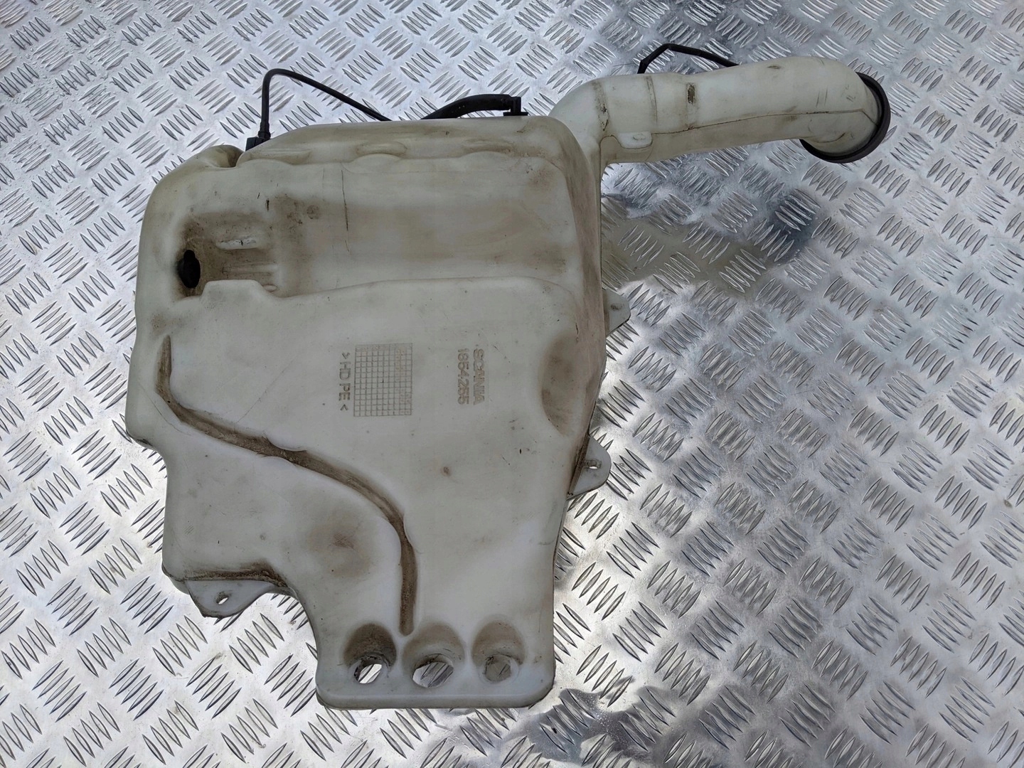 ZBIORNIK ZBIORNICZEK SPRYSKIWACZY SCANIA R - obrazek 4