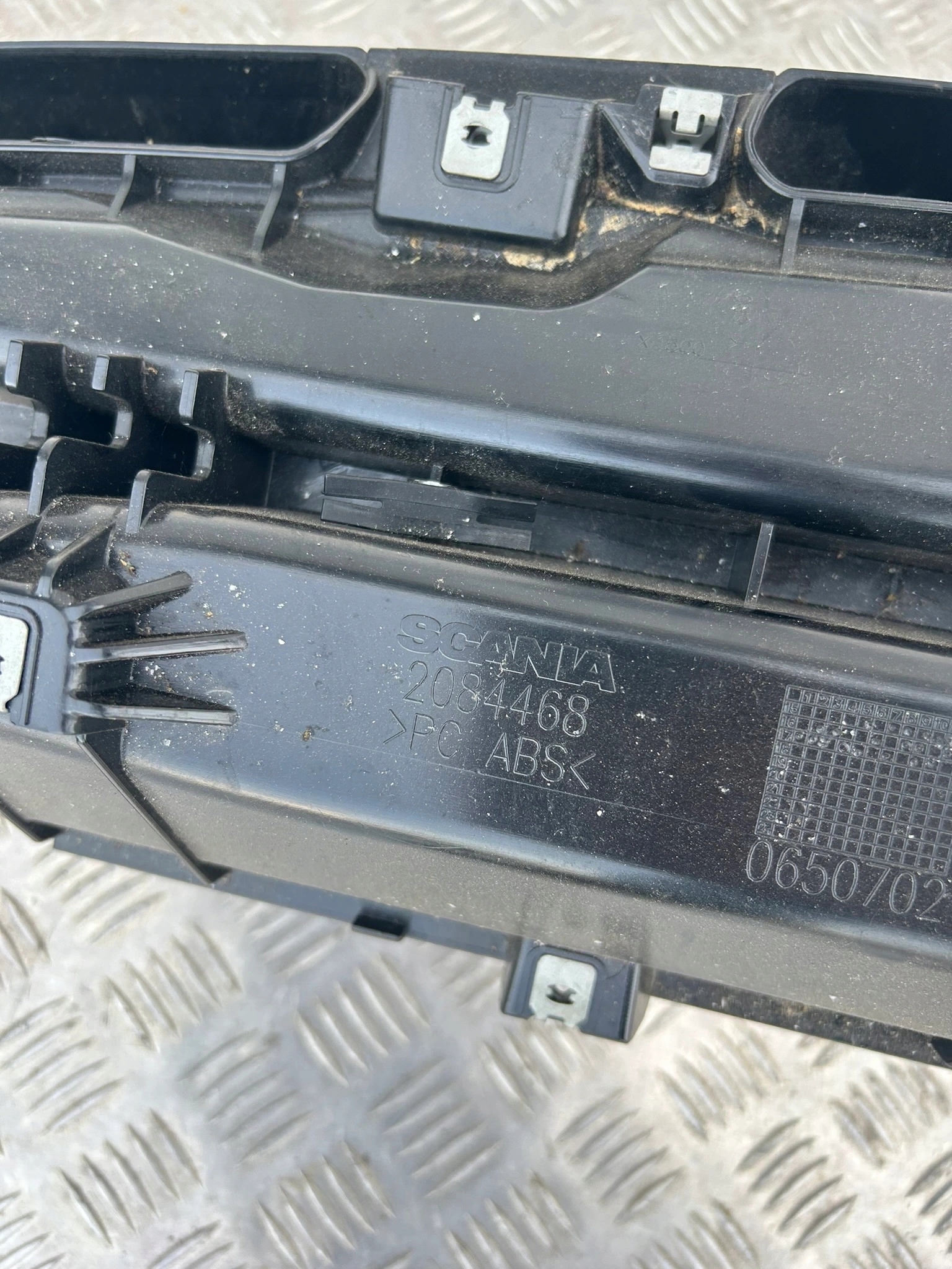 SYSTEM DYFUZOR KRATKA NAWIEWU SCANIA NTG NOWY MODEL - obrazek 3