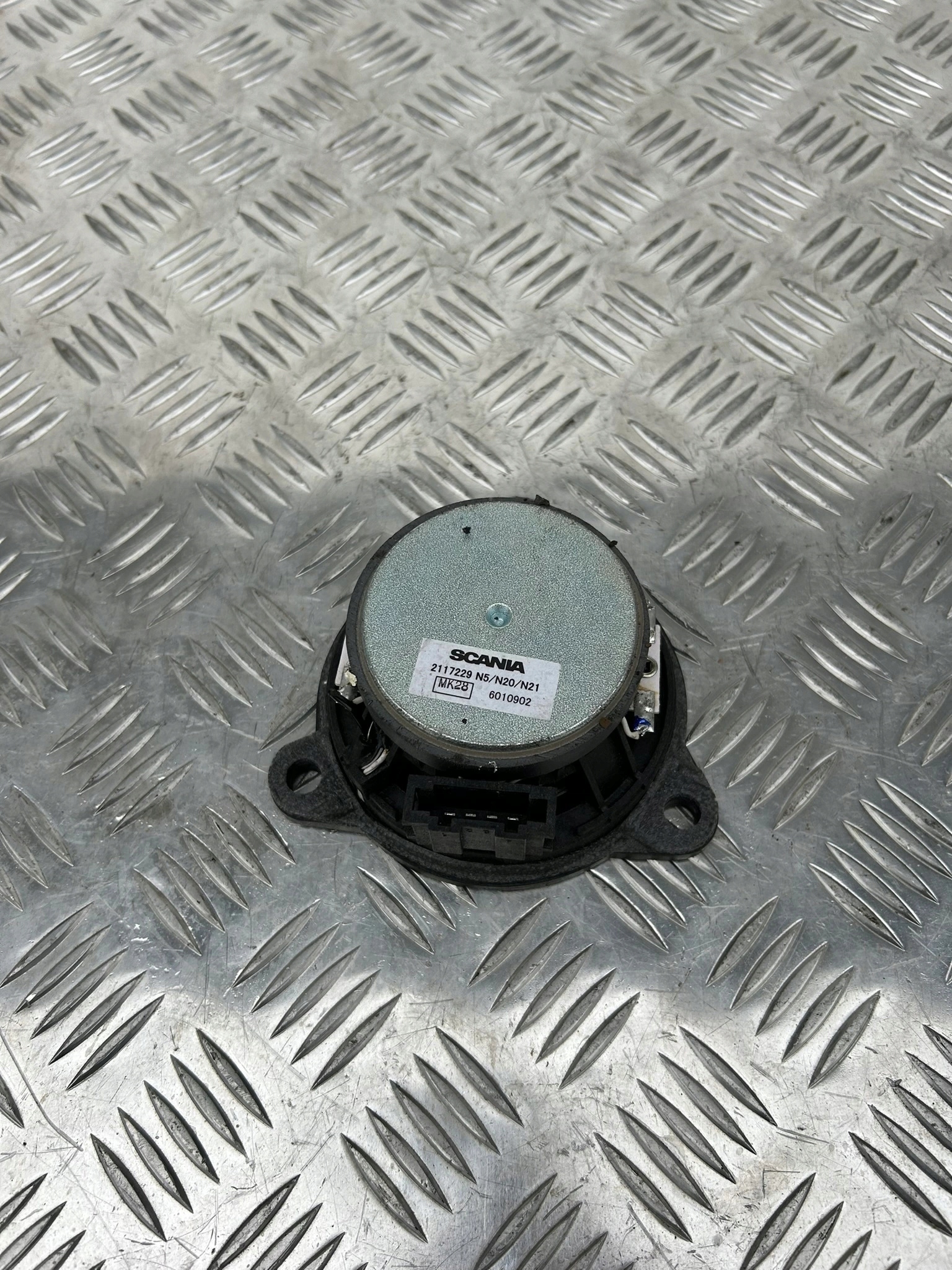 GŁOŚNIK DRZWI 2-PIN SCANIA R LEWA STRONA 1885165 - obrazek 10