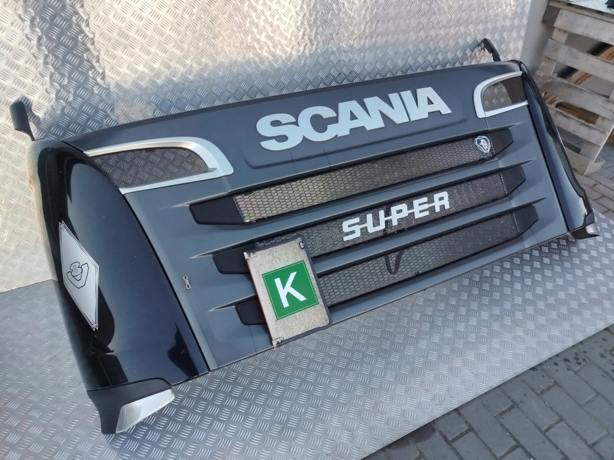 ATRAPA GÓRNA SCANIA STREAMLINE V8 - obrazek 3