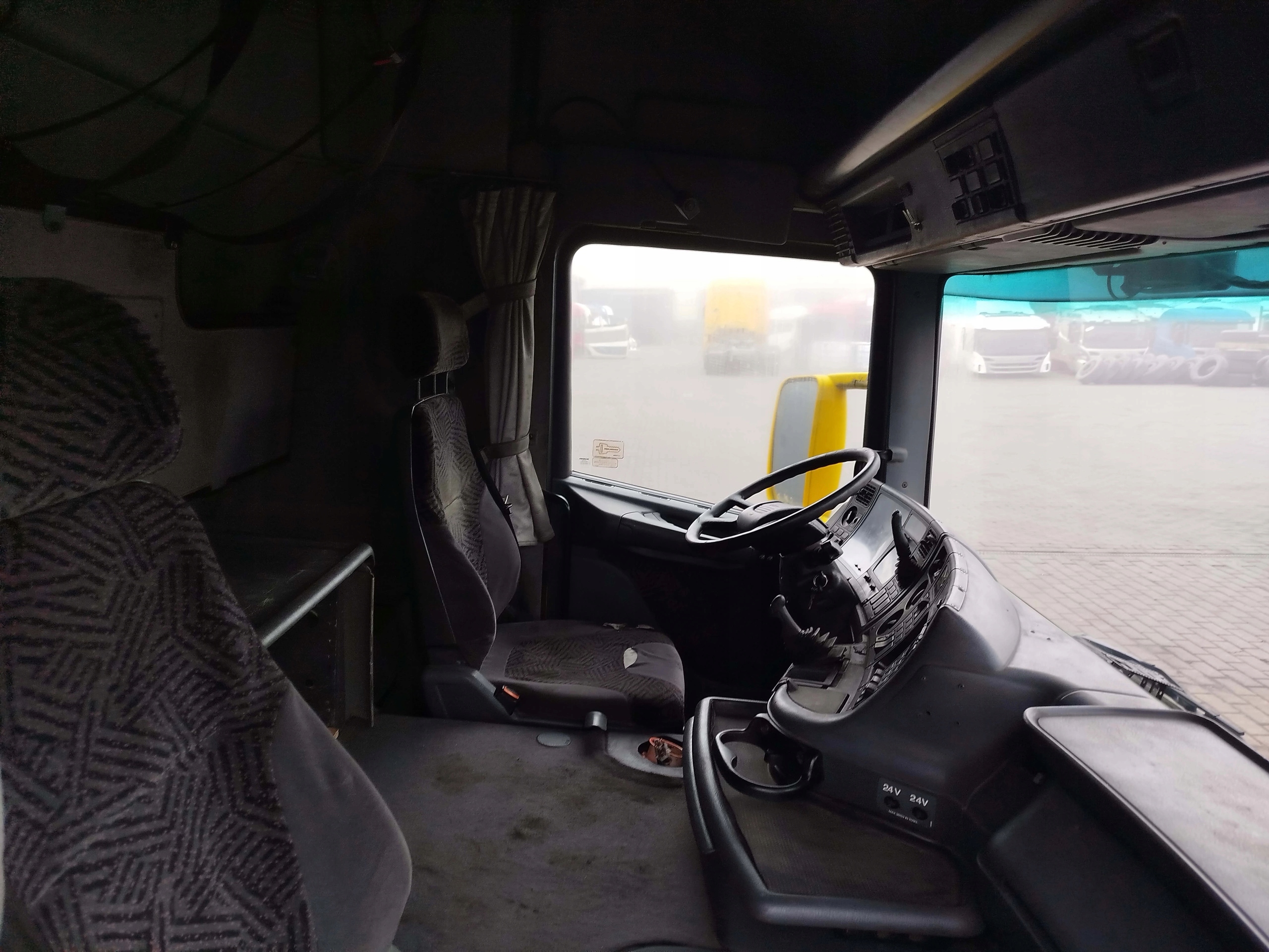 KABINA SCANIA 4 124 - obrazek 9