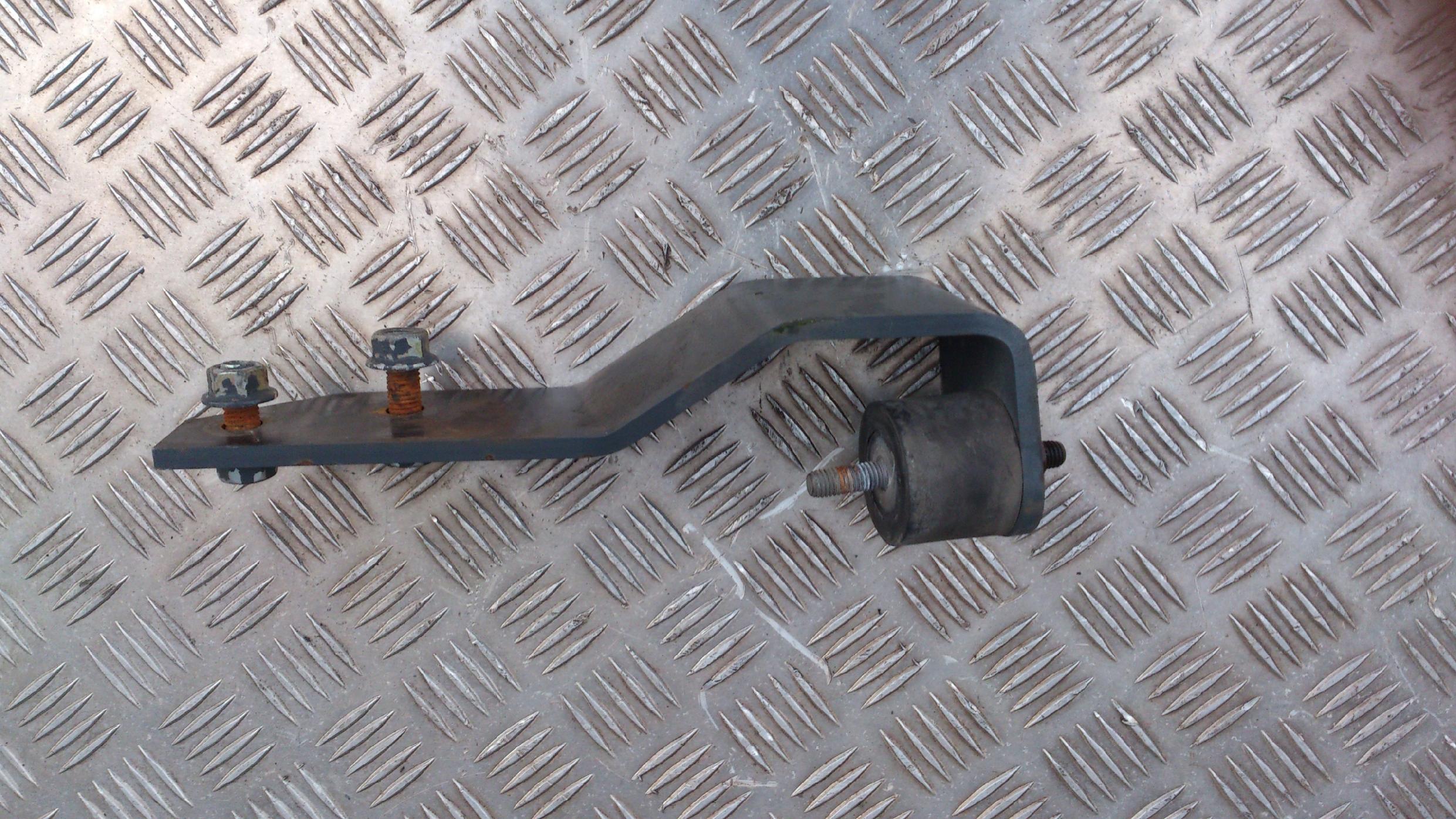 WSPORNIK ŁAPA MOCOWANIE TŁUMIKA DAF XF 105