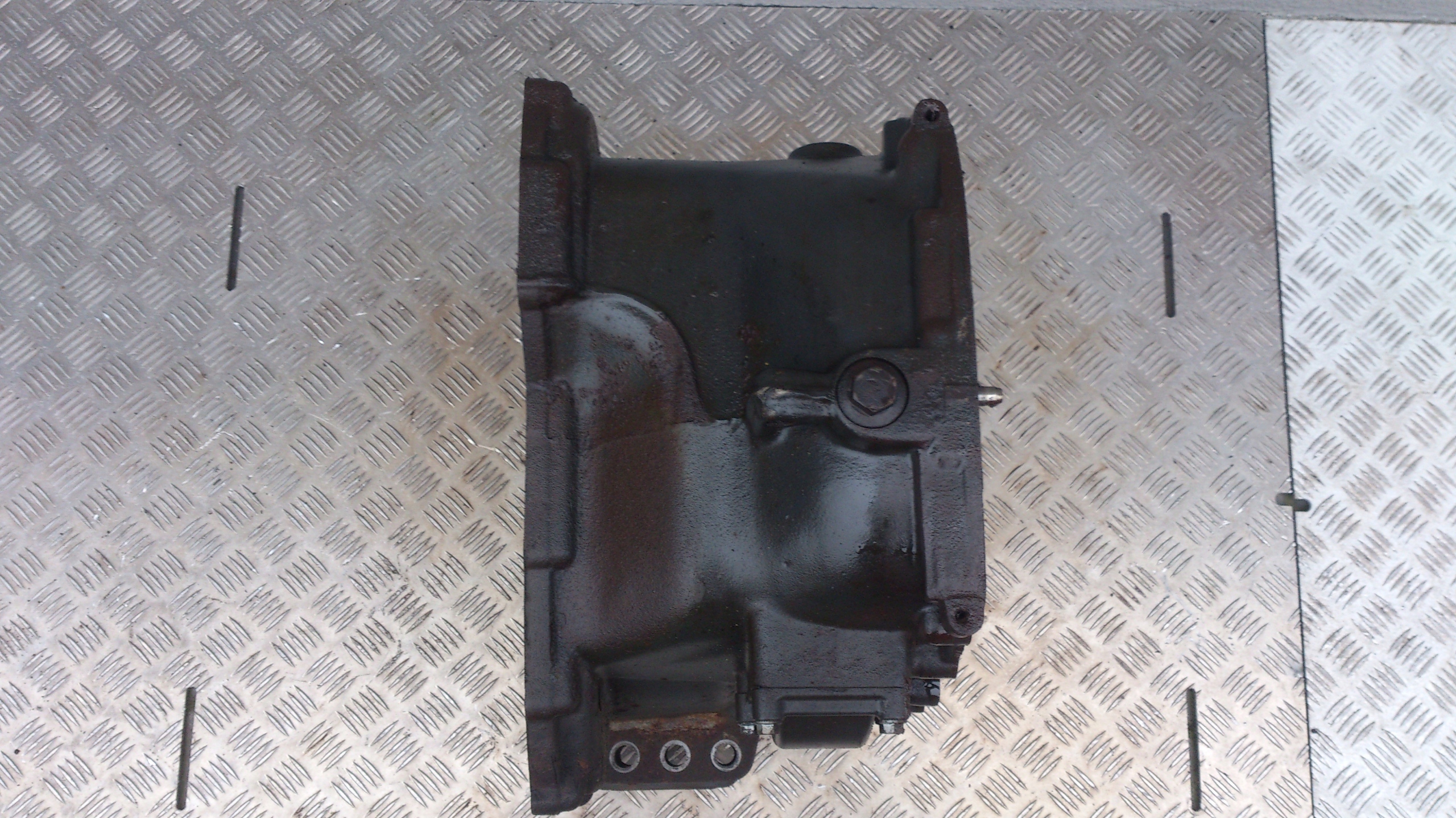 OBUDOWA SKRZYNI BIEGÓW ŚRODKOWA SCANIA R GRS 895 - obrazek 4