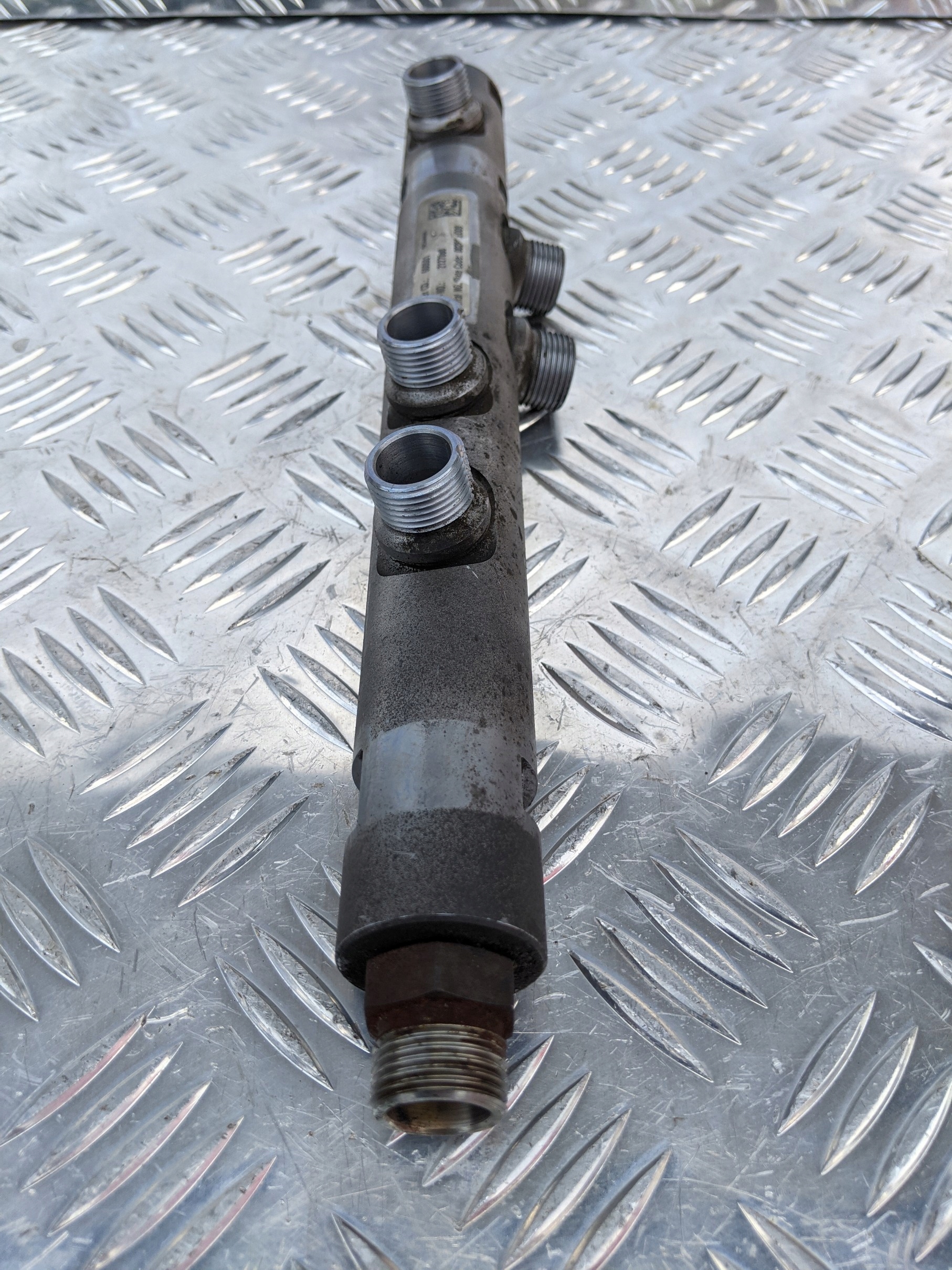 LISTWA PALIWOWA SCANIA 520 V8 DC16 XPI EURO 6 - obrazek 2