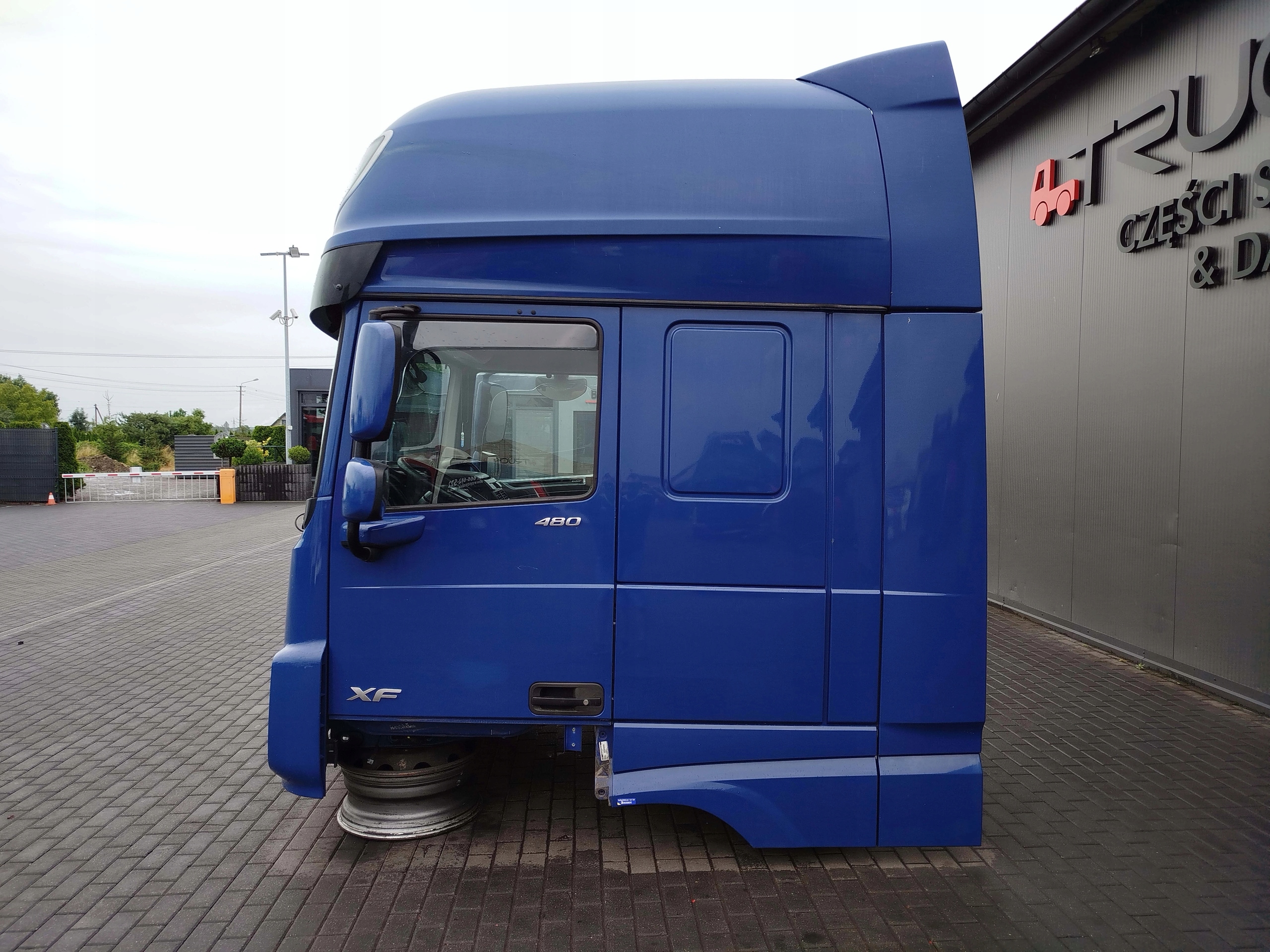 KABINA DAF XF 106 LIFT - obrazek 7