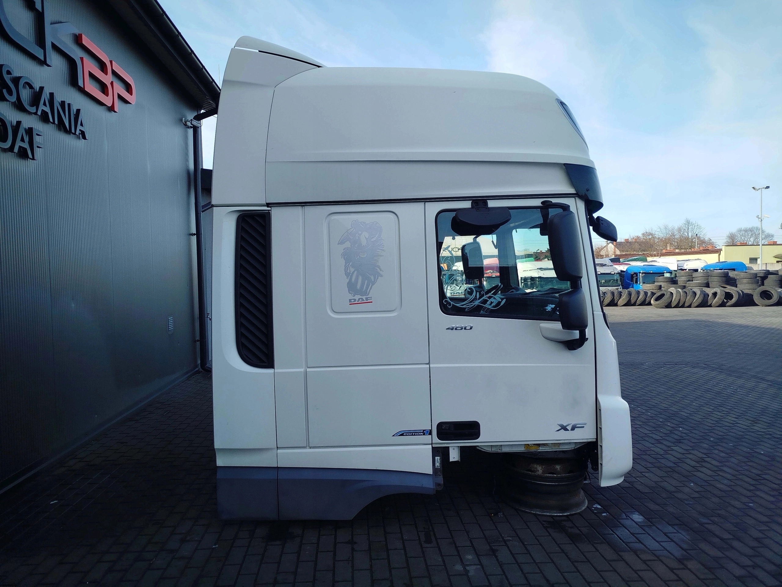 KABINA DAF XF 106 LIFT - obrazek 3