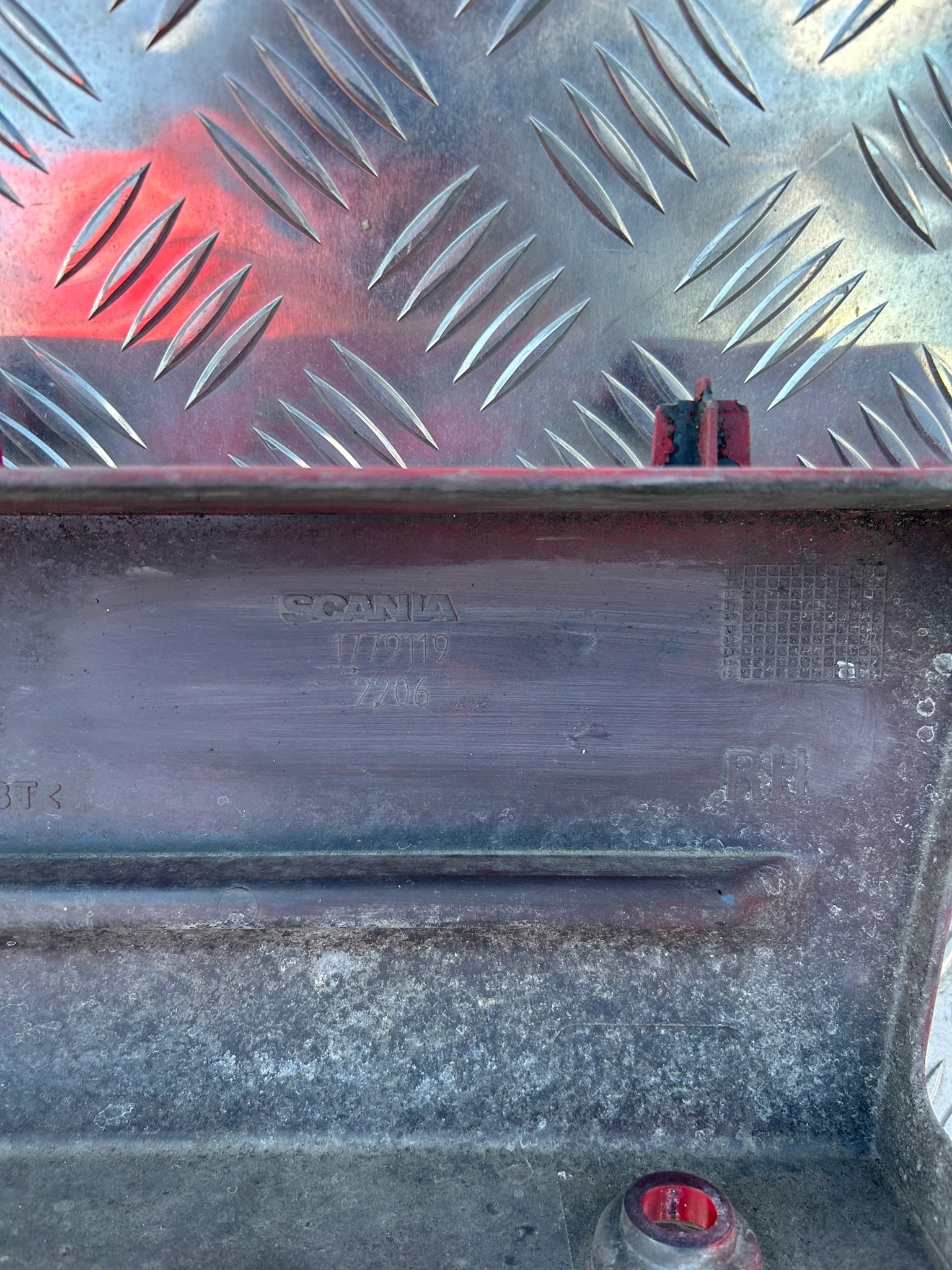 OSŁONA STOPNIA STOPNICA SCANIA R - obrazek 3