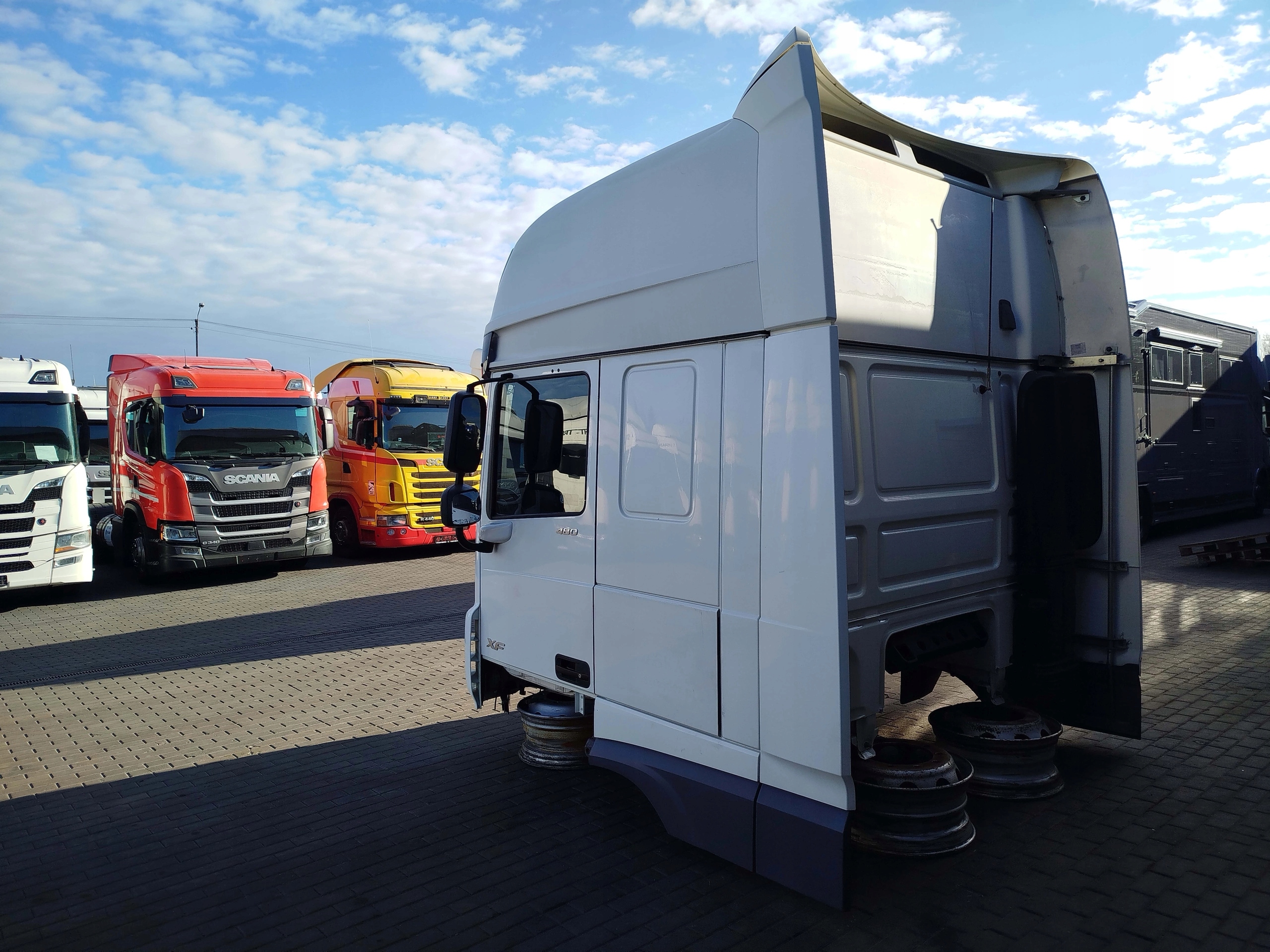 KABINA DAF XF 106 LIFT - obrazek 5