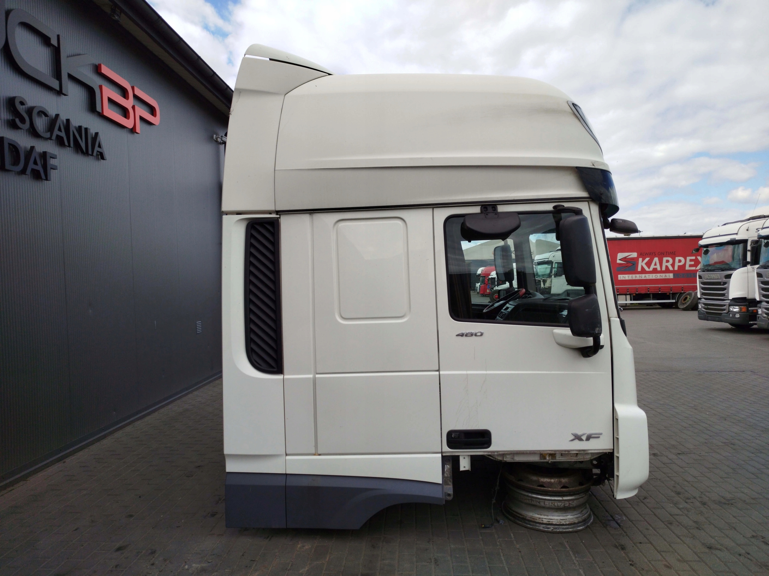 KABINA DAF XF 106 LIFT - obrazek 3