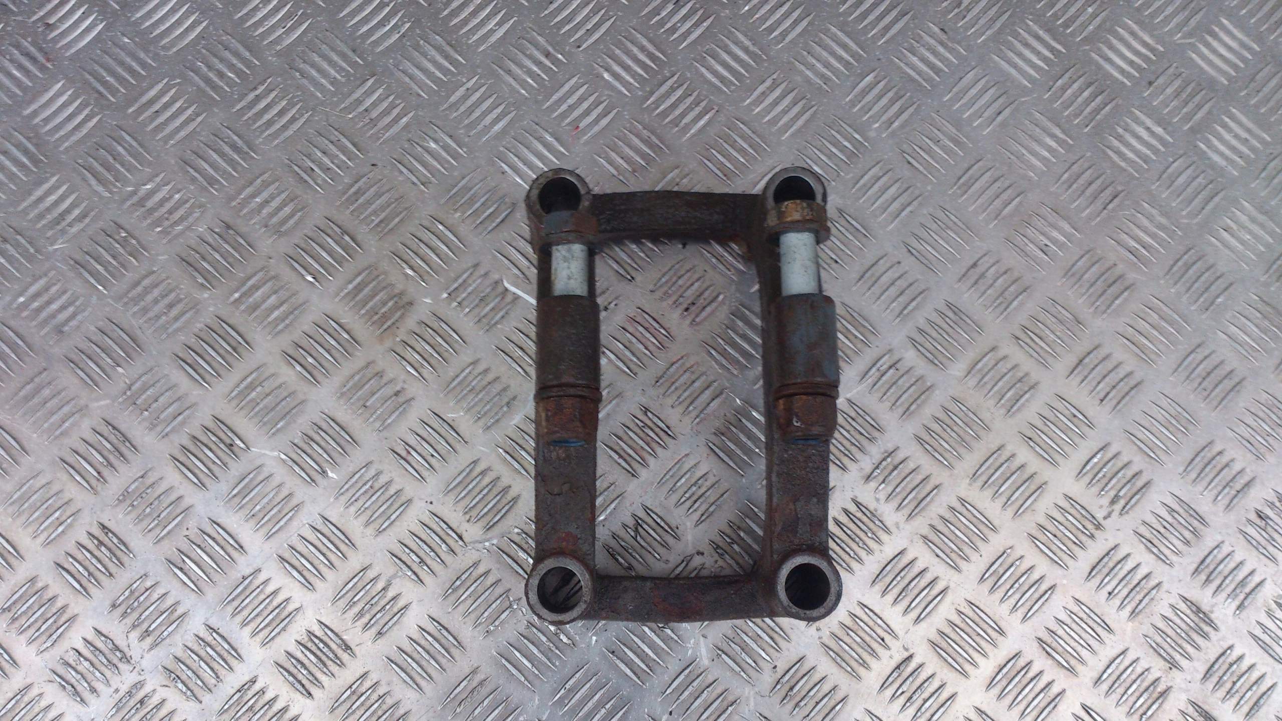 MOCOWANIE DRĄŻKA REAKCYJNEGO SCANIA 4 WYWROTKA