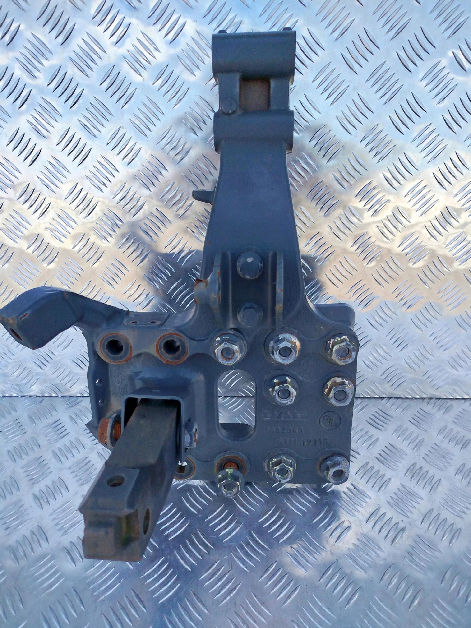 WSPORNIK KABINY LEWY TYŁ DAF XF 106