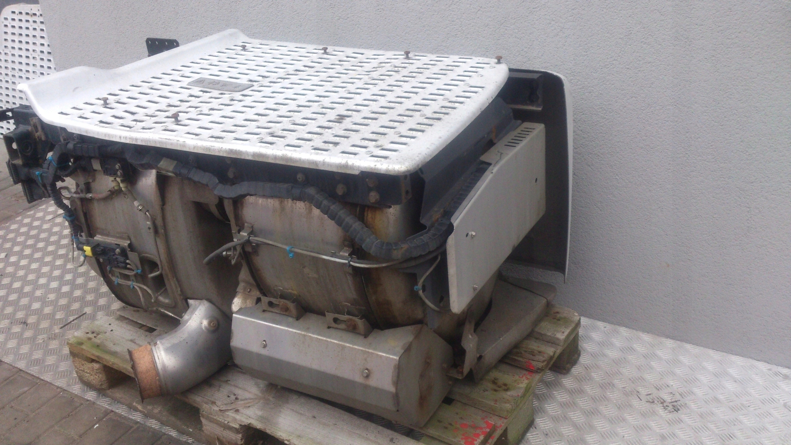 WÓZEK KATALIZATOR DPF XF 106 EURO 6 - obrazek 4