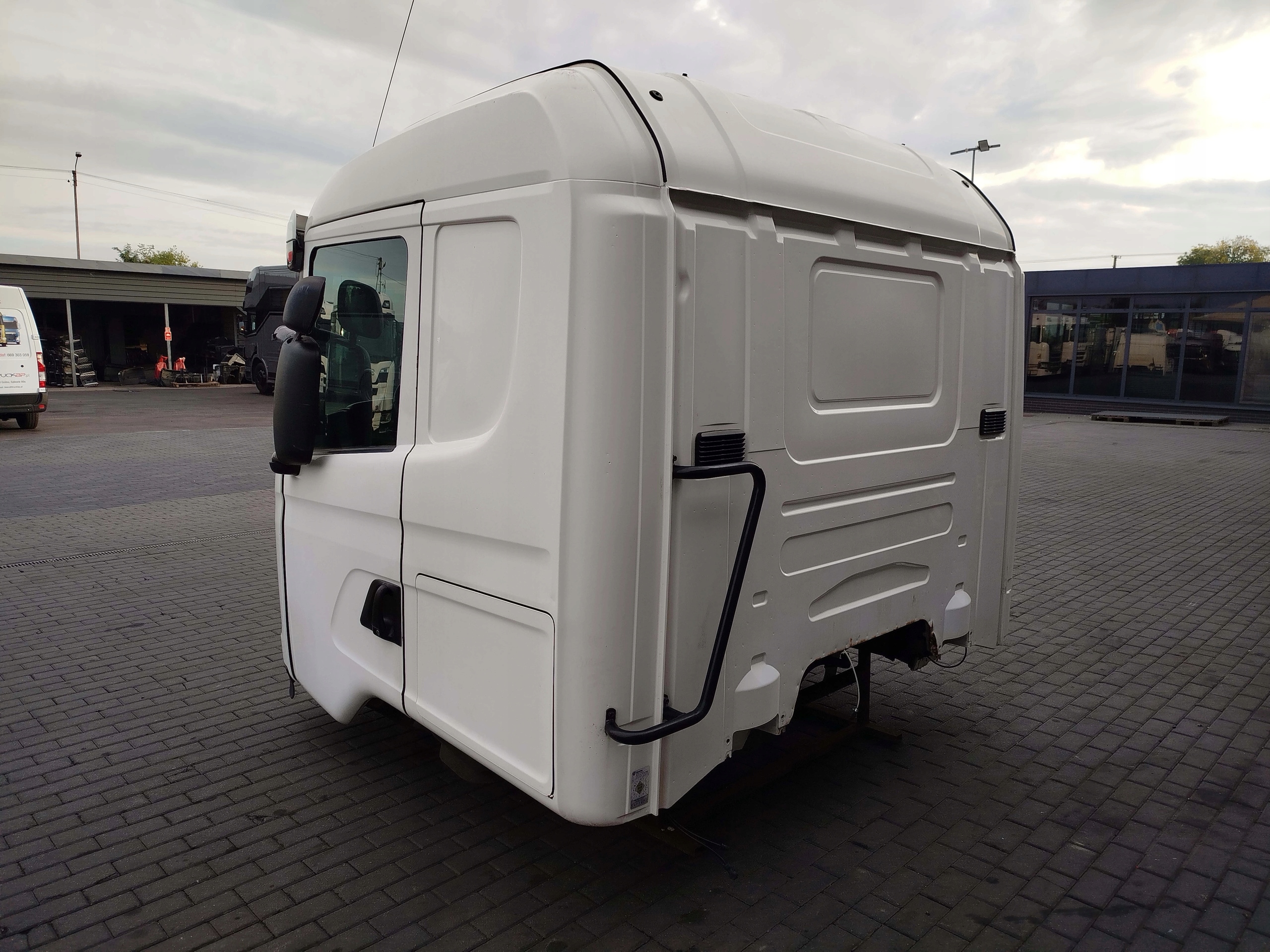 KABINA SCANIA CR 19 XPI STREAMLINE - obrazek 6