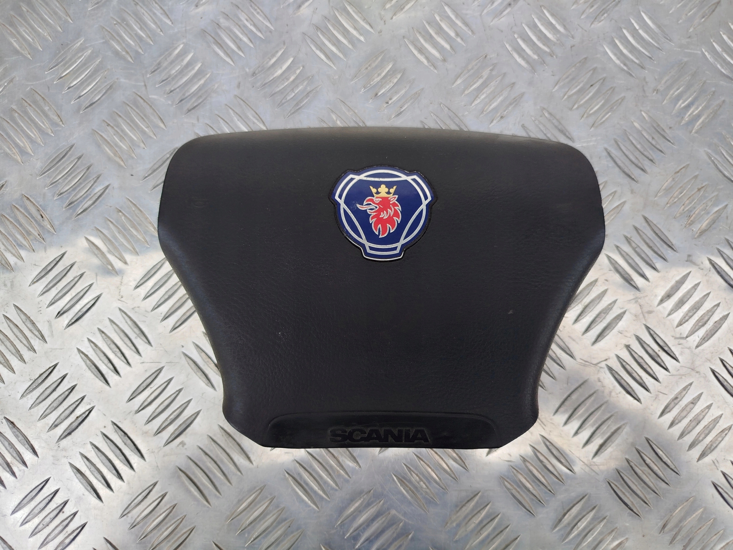 OBUDOWA KIEROWNICY POKRYWA SYGNAŁU DŹWIEKOWEGO SCANIA R