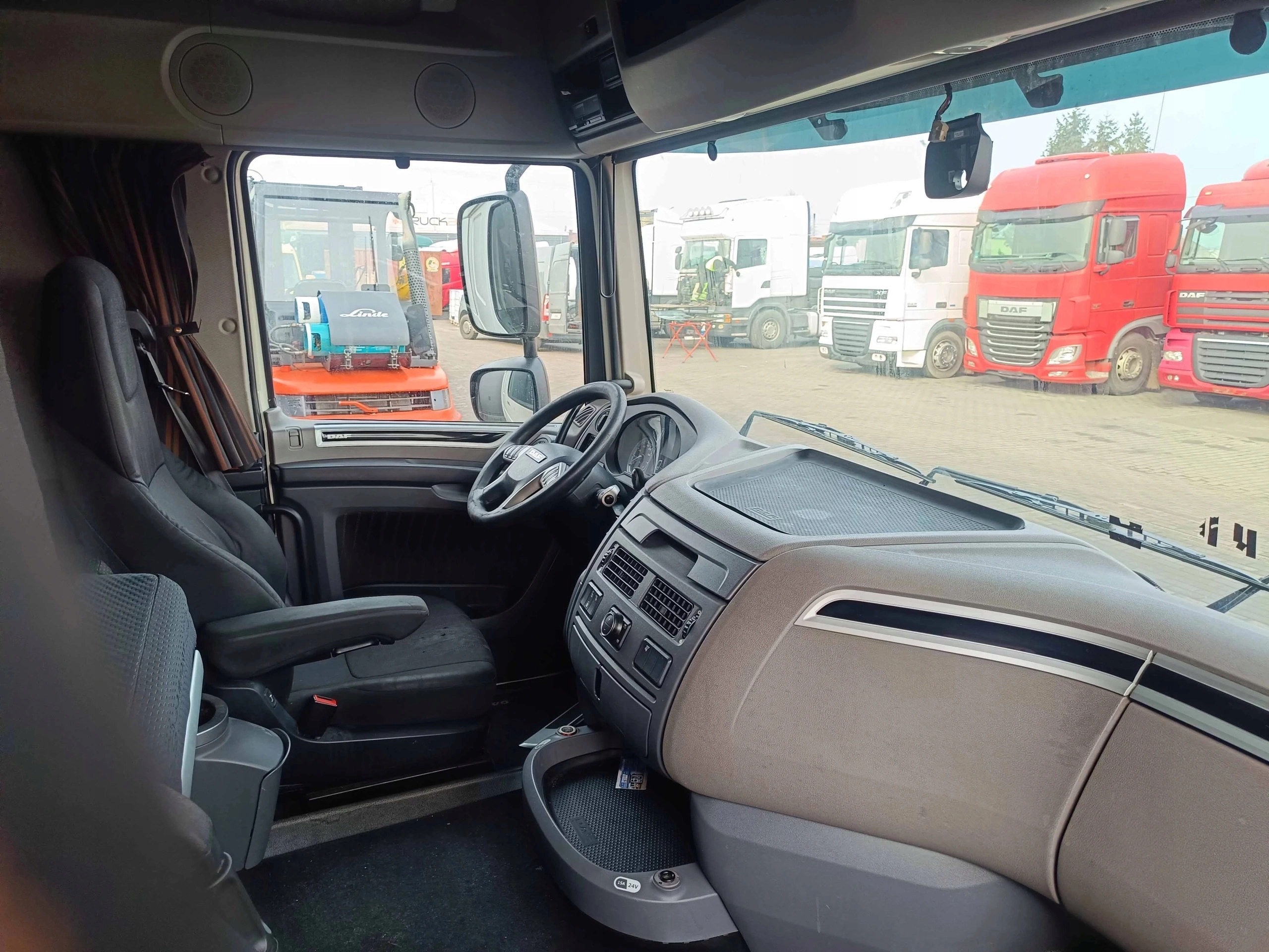 KABINA DAF XF 106 480 LIFT EURO 6 - obrazek 8