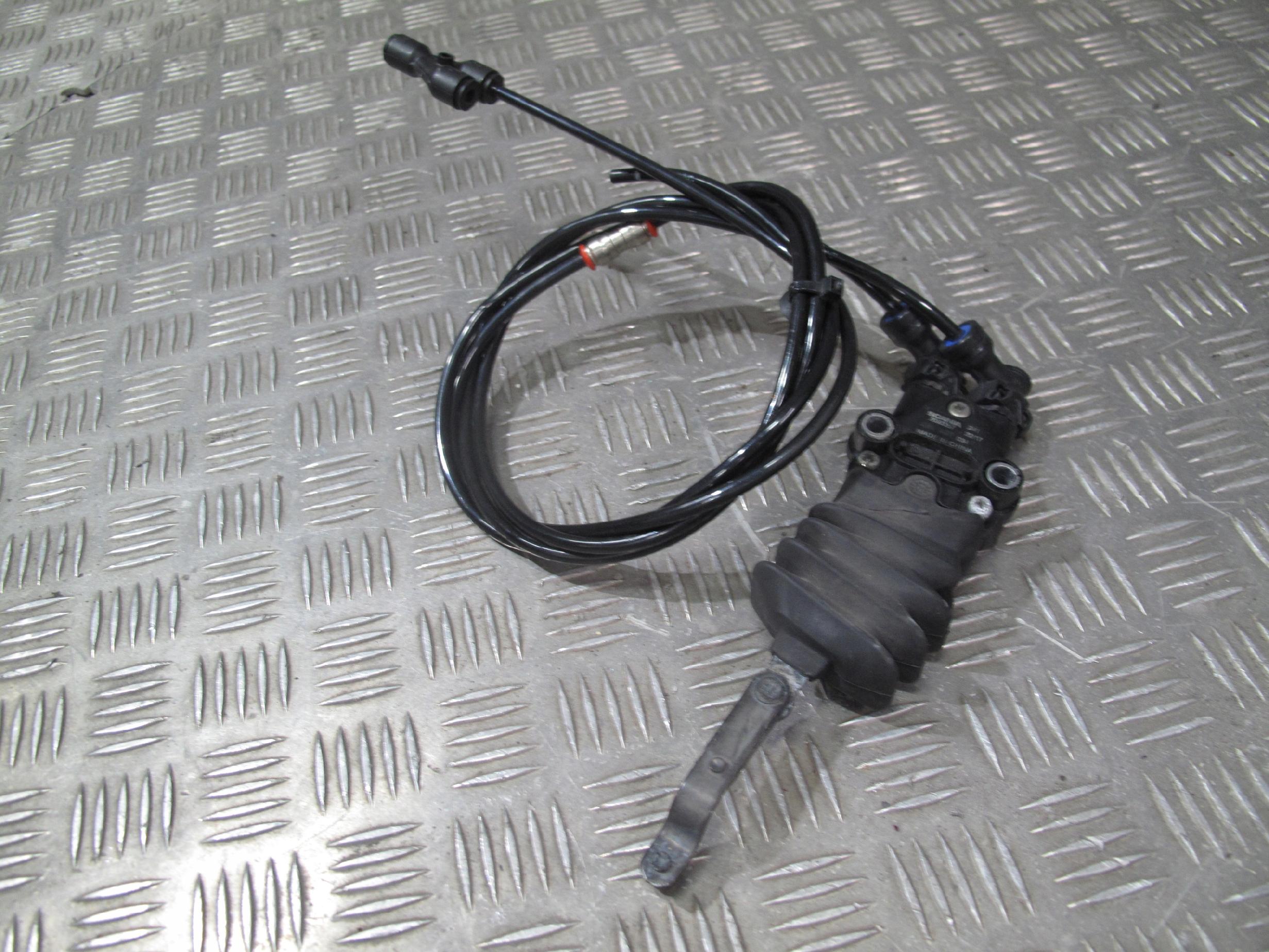 ZAWÓR POZIOMUJĄCY PODUSZKI KABINY PRZÓD SCANIA R S