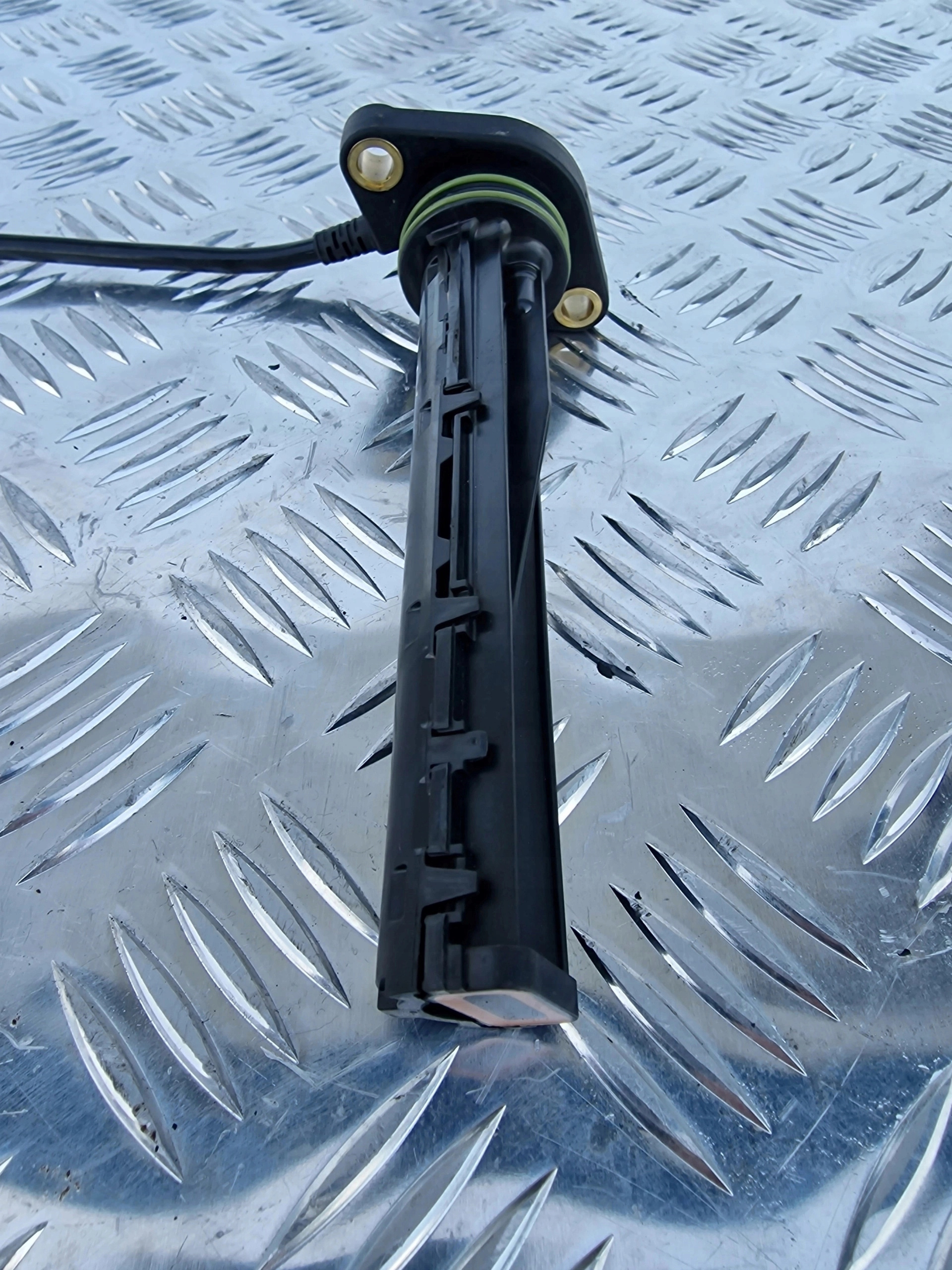 CZUJNIK POZIOMU OLEJU MISKI OLEJOWEJ SCANIA NTG EU - obrazek 2