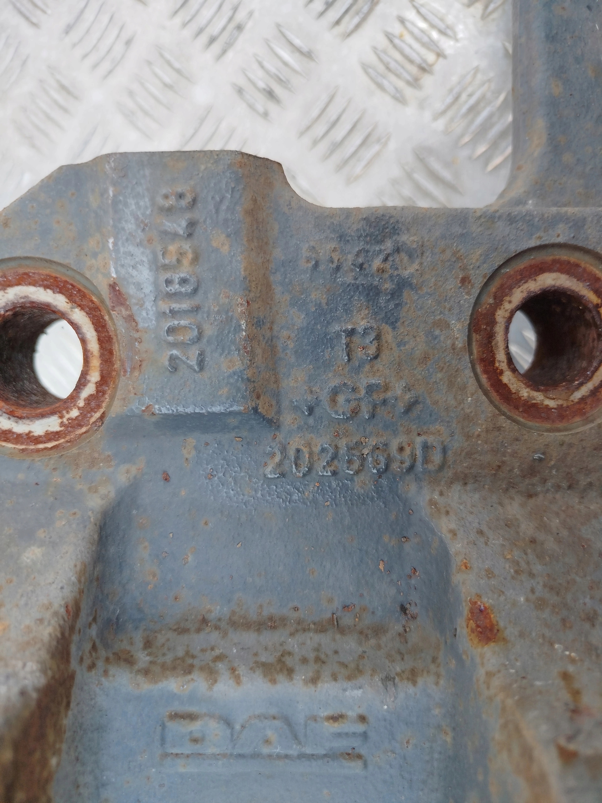 BELKA SILNIKA SKRZYNI RAMY DAF XF 106 - obrazek 10