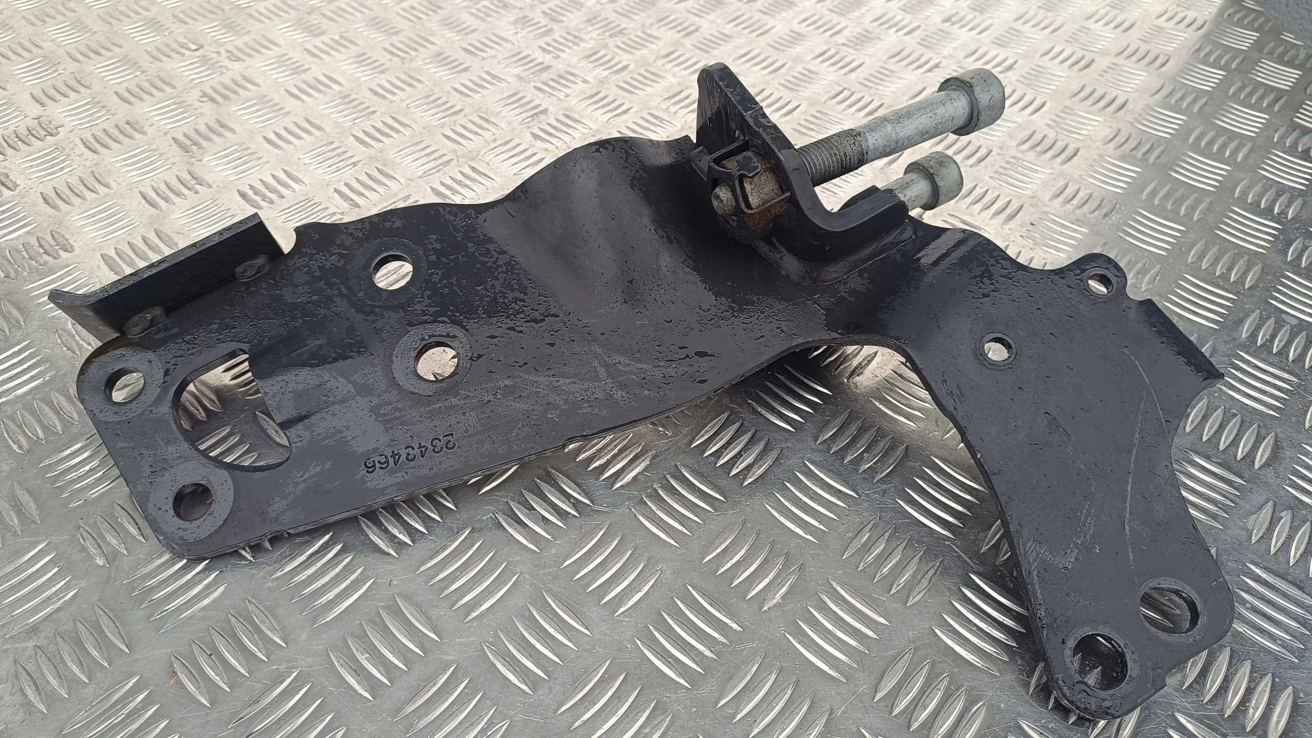 MOCOWANIE BELKI ZDERZAKA NTG LEWA LH - obrazek 2