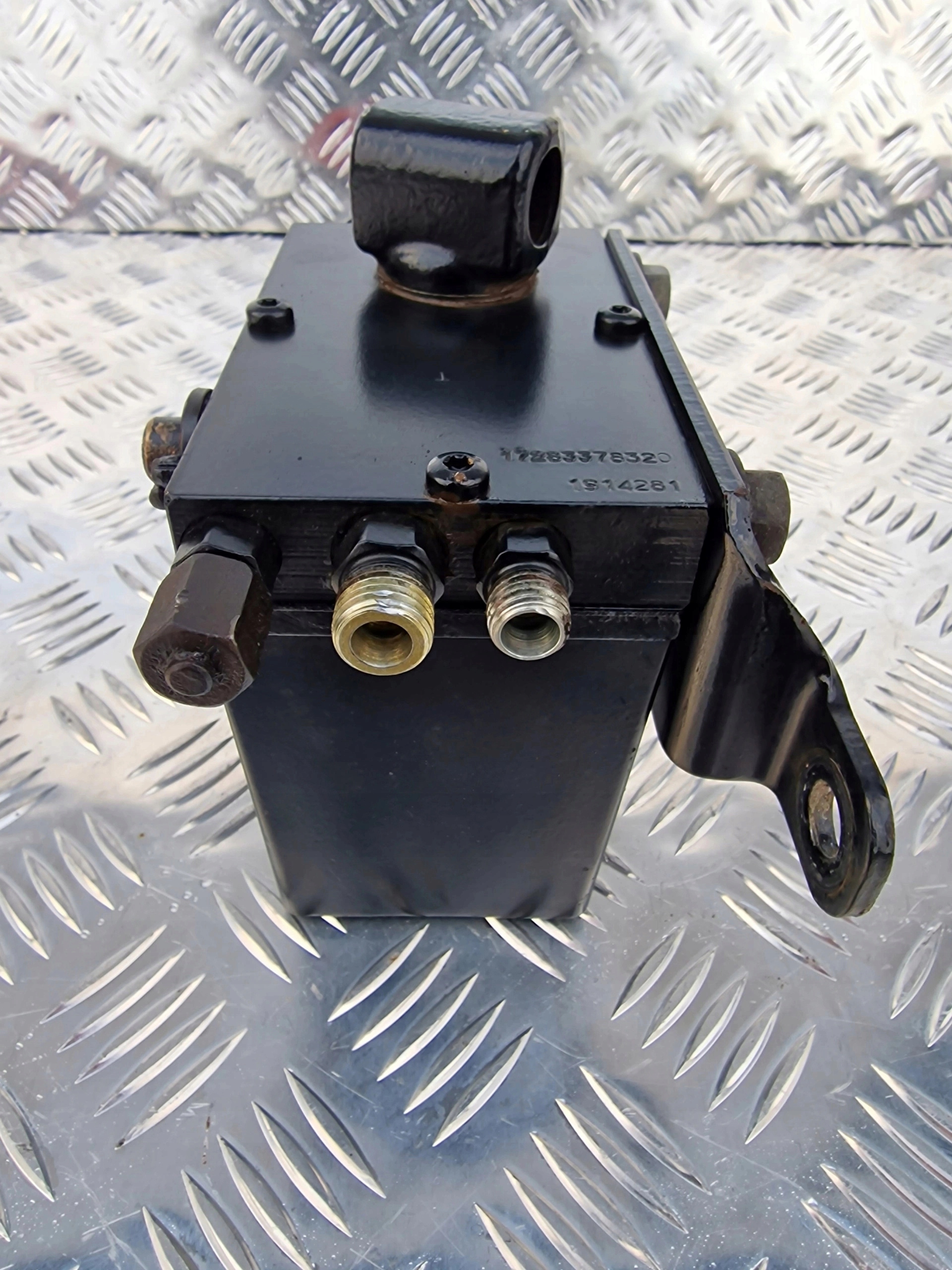 POMPA PODNOSZENIA WYWROTU KABINY DAF XF 106 - obrazek 3