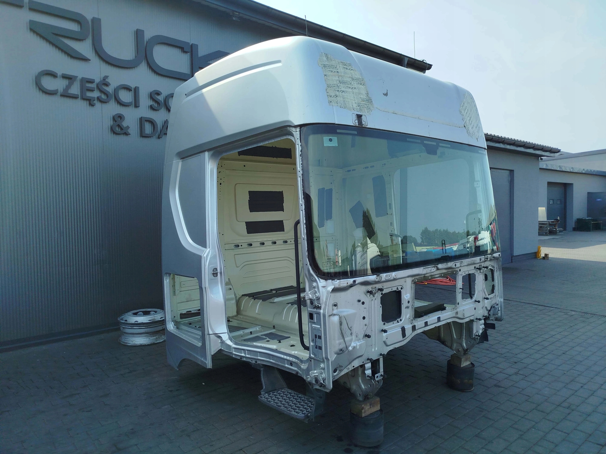 KABINA GOŁA SCANIA R NTG - obrazek 7