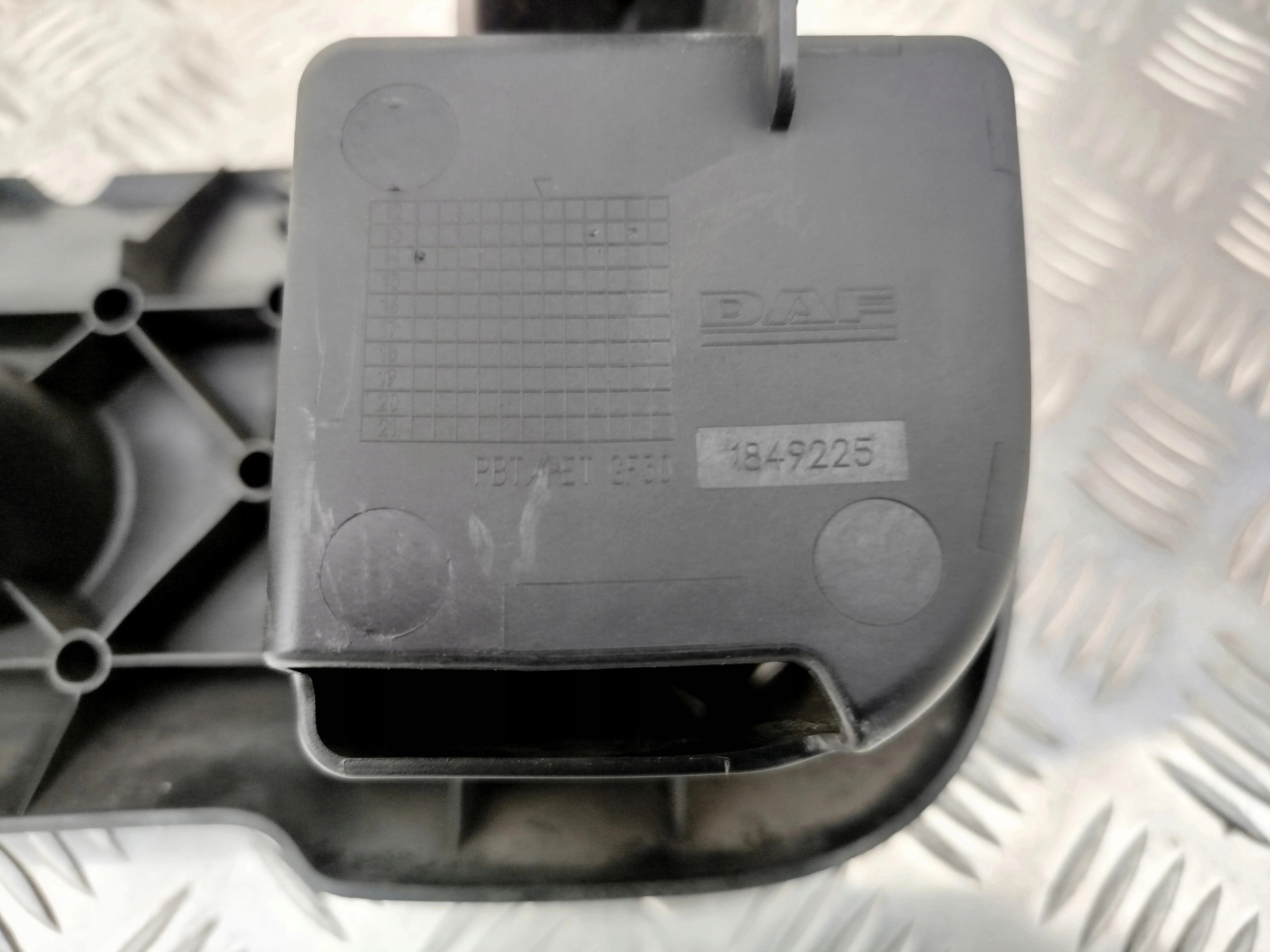 UCHWYT MOCOWANIE PRZEWODÓW DAF 106 - obrazek 4