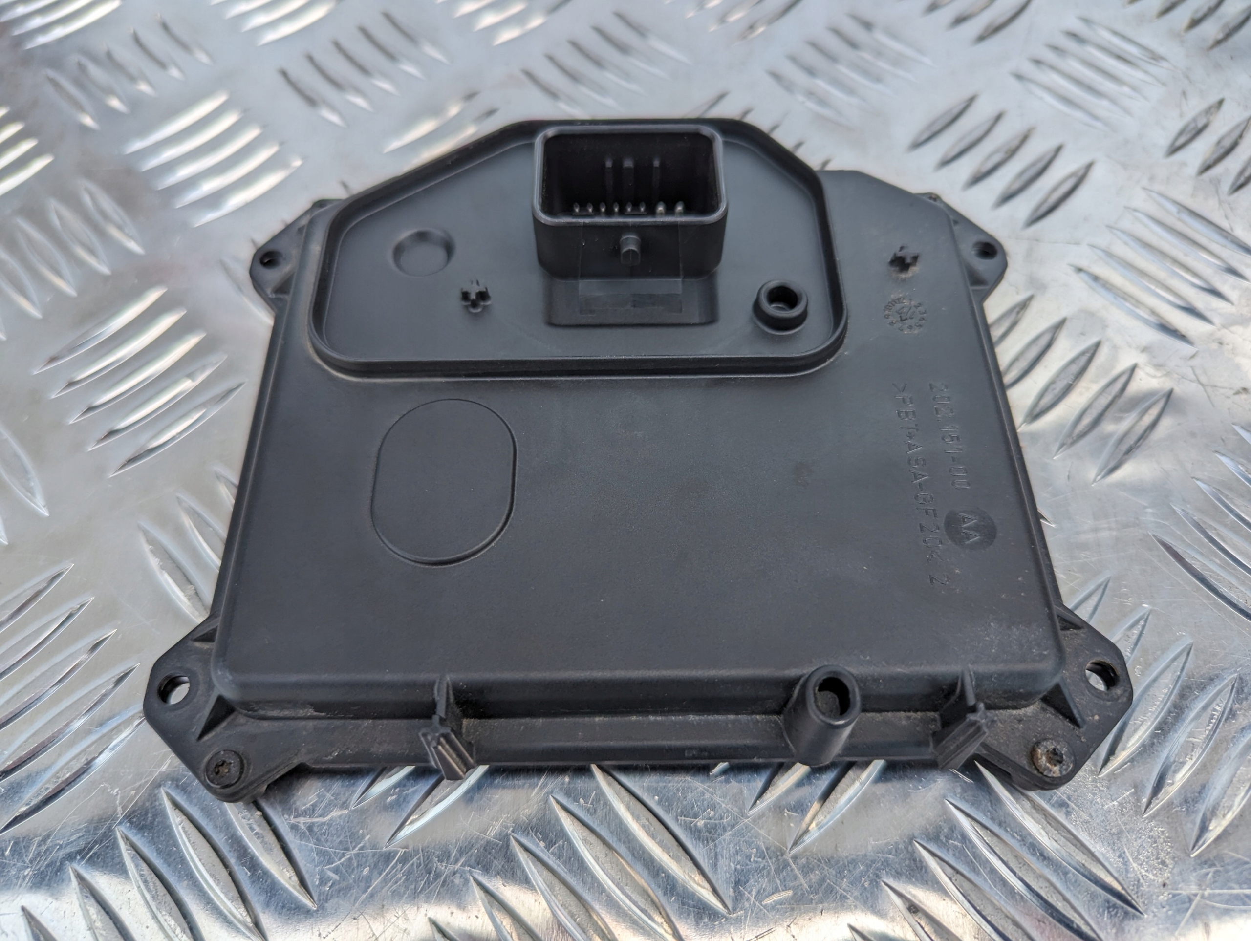 PRZETWORNICA LAMPY XENON KSENON SCANIA NTG 2018 RO - obrazek 2