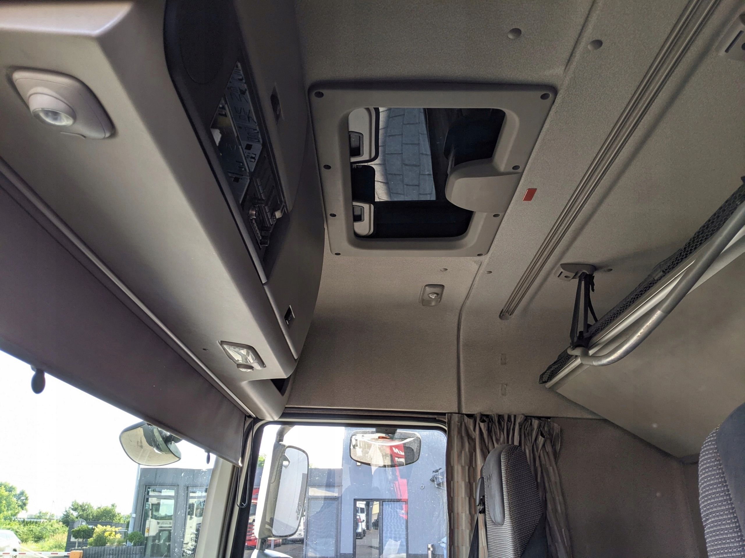 KABINA DAF XF 106 2014 ROK - obrazek 8