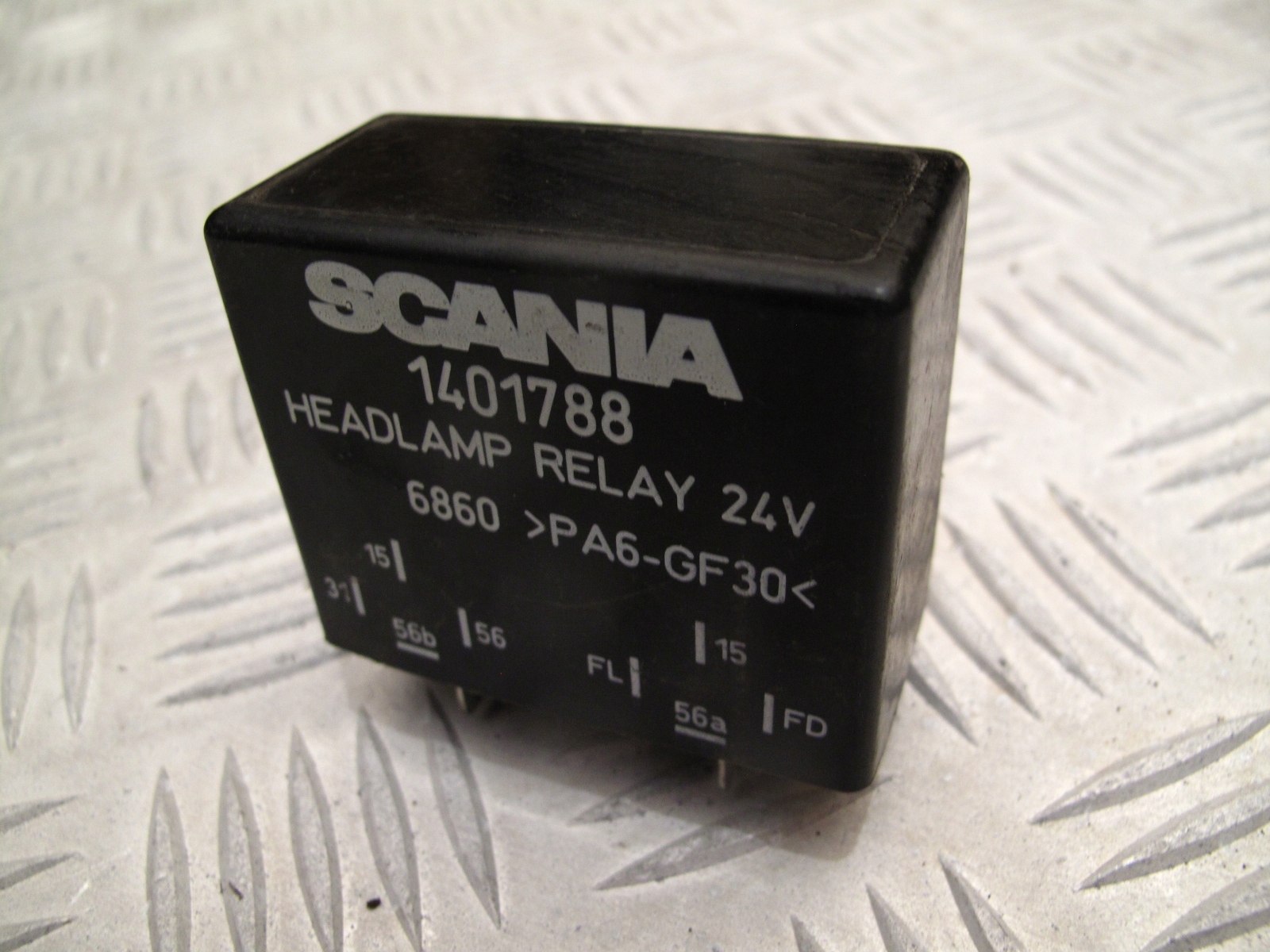 PRZEKAŹNIK ŚWIATEŁ PRZEDNICH SCANIA R / 124 - obrazek 2