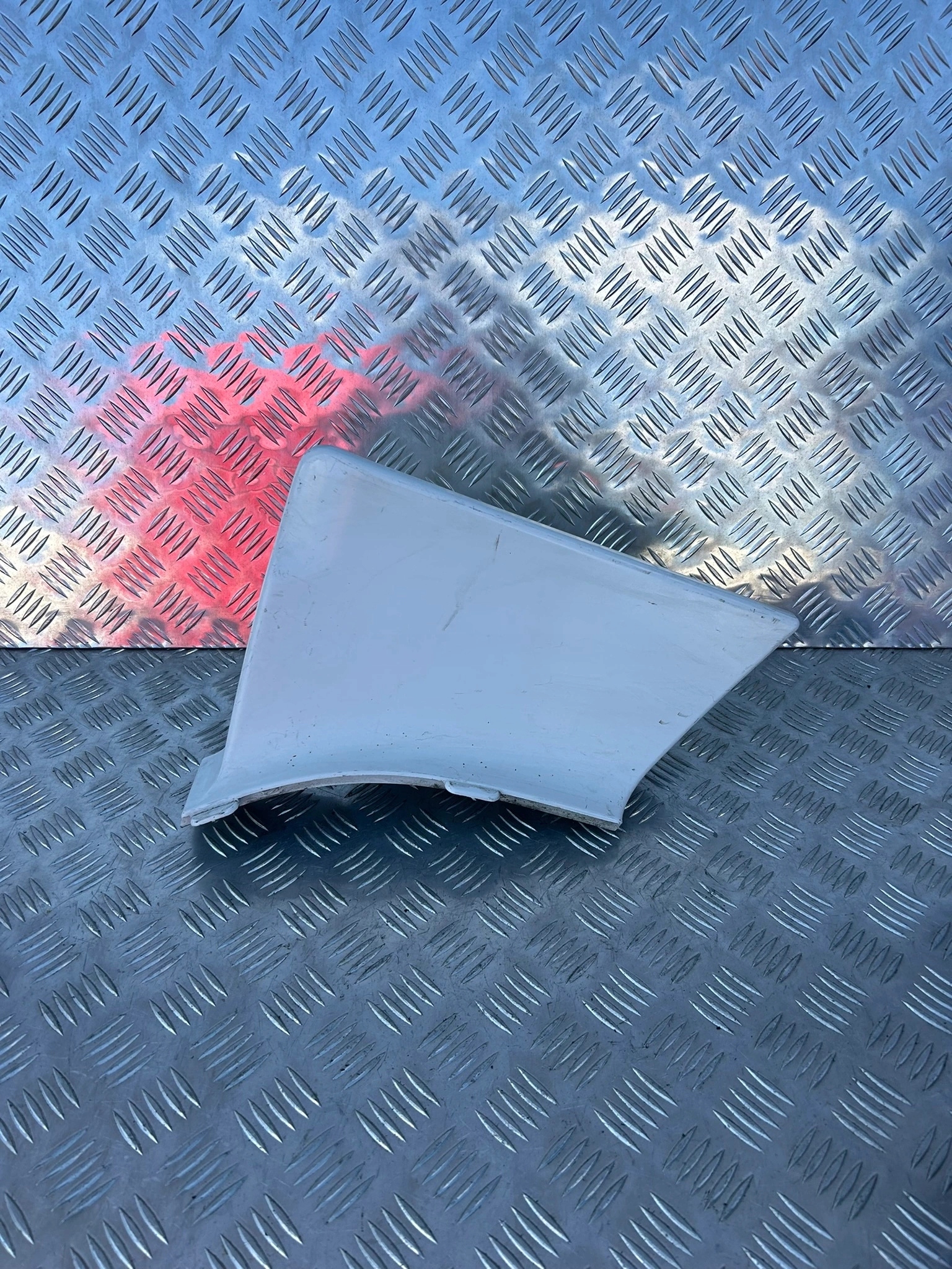 TRÓJKĄT NADKOLA LEWE SCANIA R