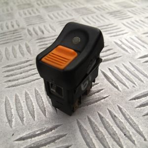 WŁĄCZNIK PRZEŁĄCZNIK KOKPITU Z BLOKADĄ SCANIA 124