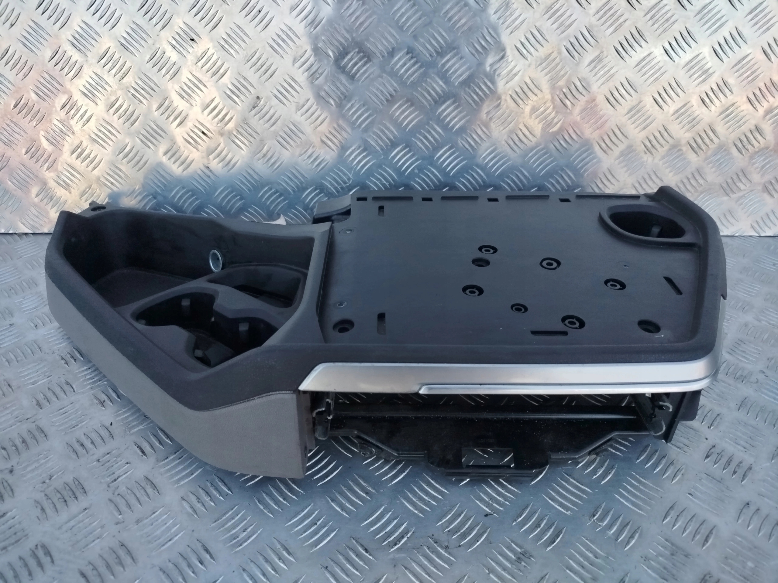 PÓŁKA SZUFLADA KOKPITU NA TUNEL ŚRODKOWY SCANIA G NTG