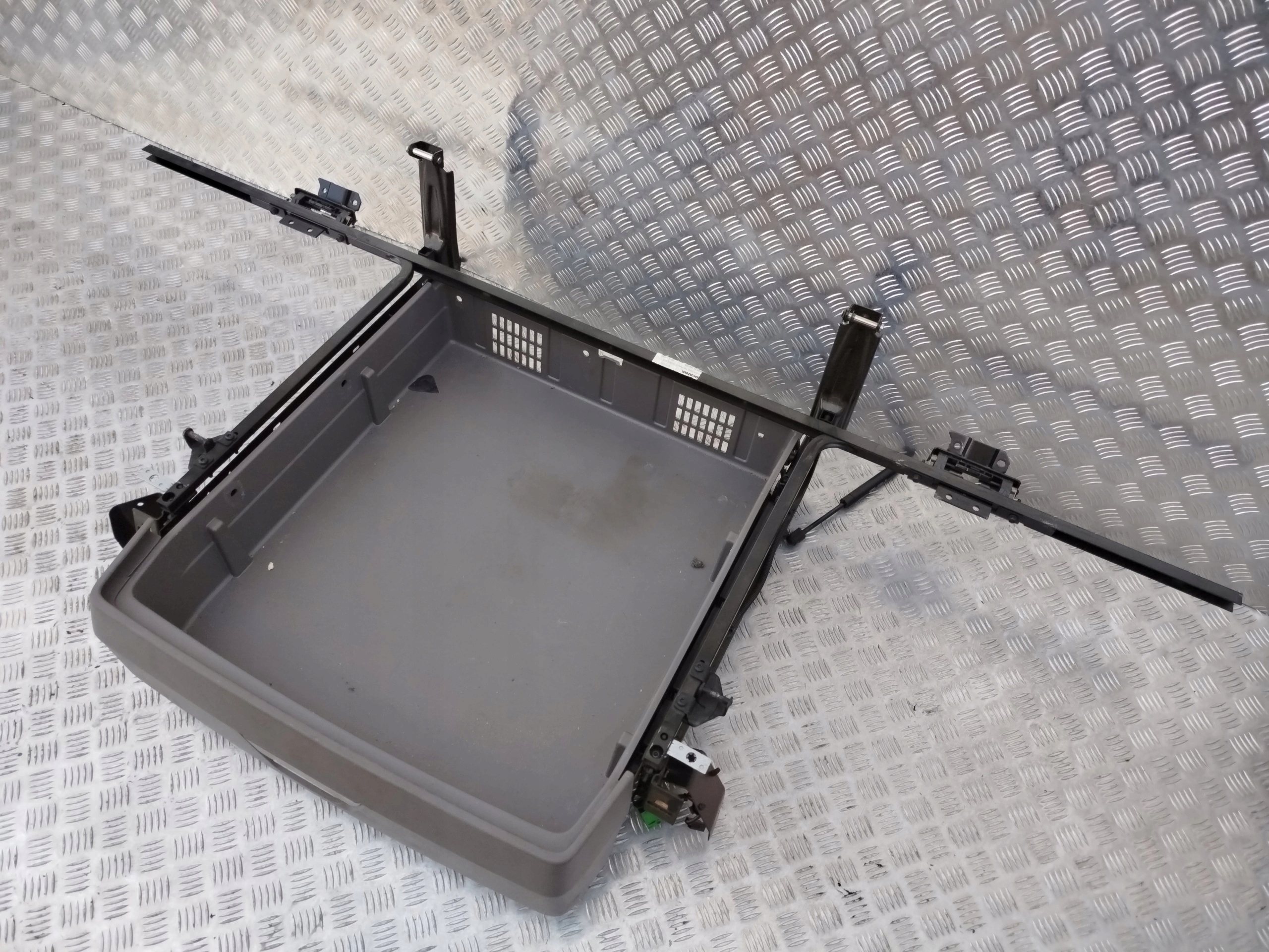 STELAŻ POD ŁÓŻKO SCANIA G NTG - obrazek 2