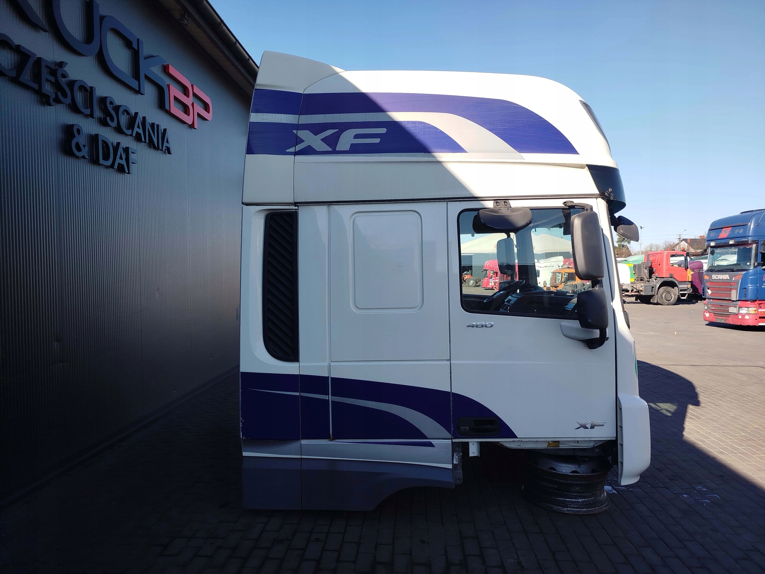 KABINA DAF XF 106 LIFT - obrazek 3