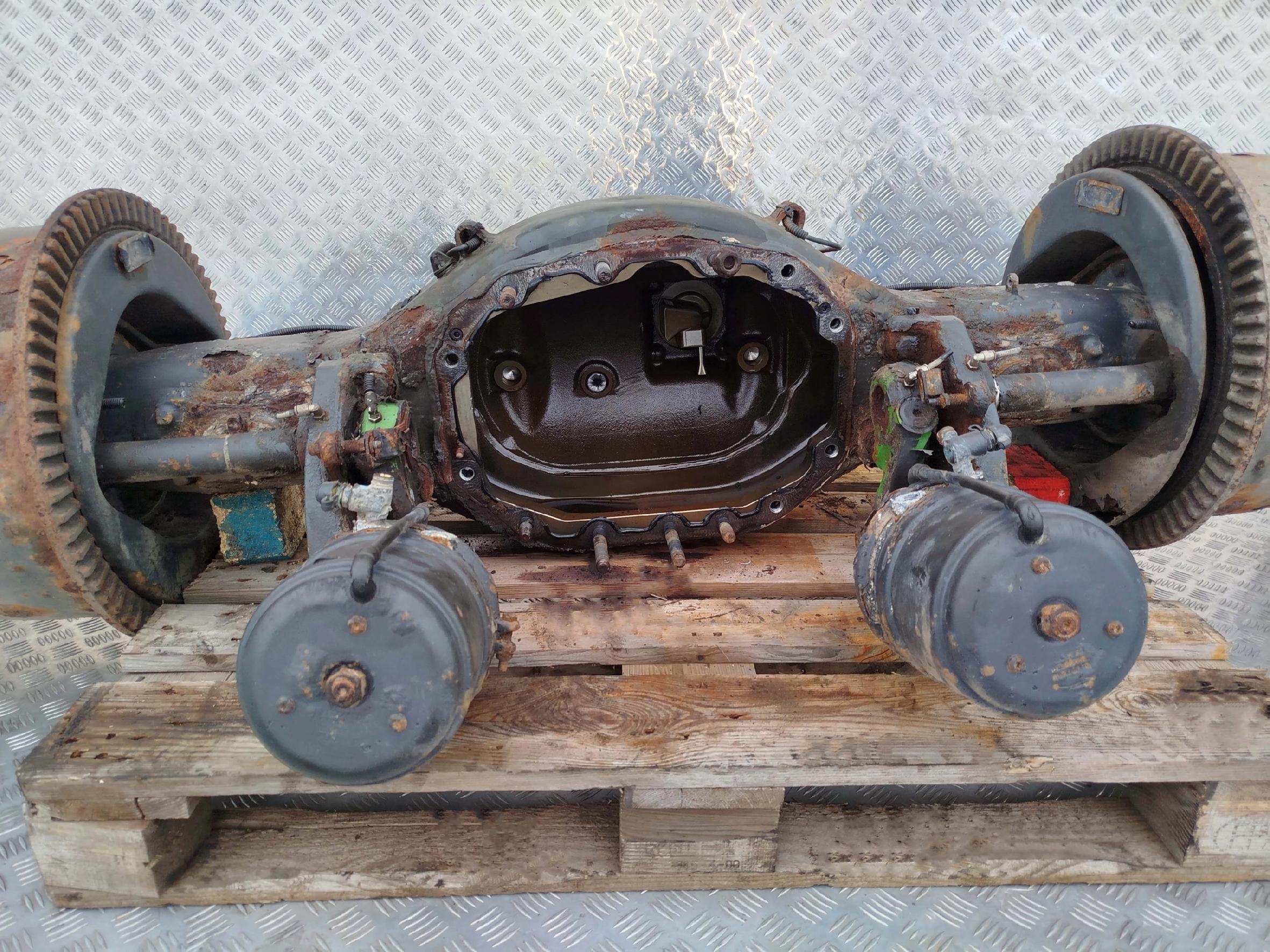 OBUDOWA POCHWA MOSTU SCANIA RP 835 - obrazek 2