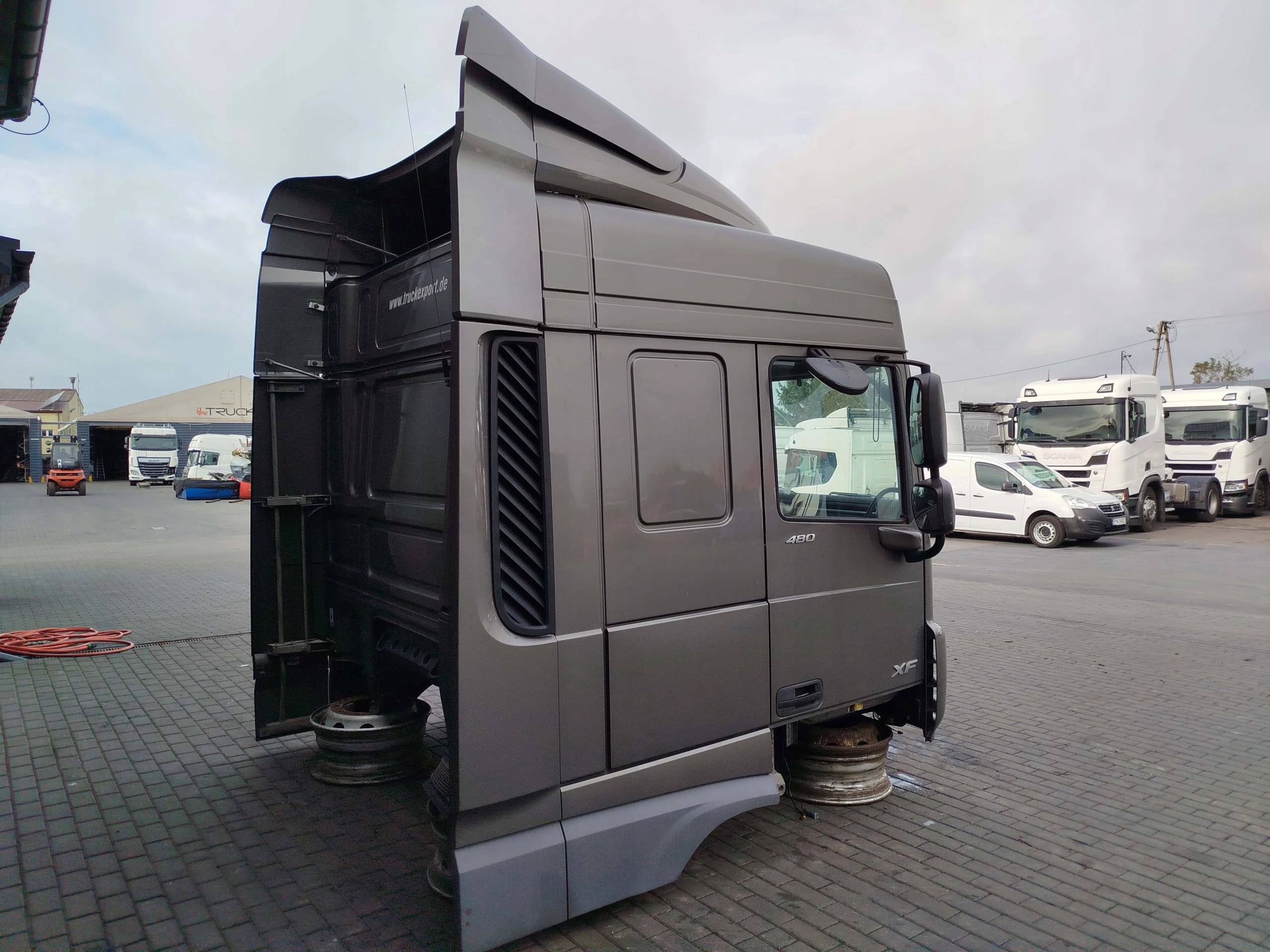 KABINA DAF XF 106 LIFT - obrazek 4