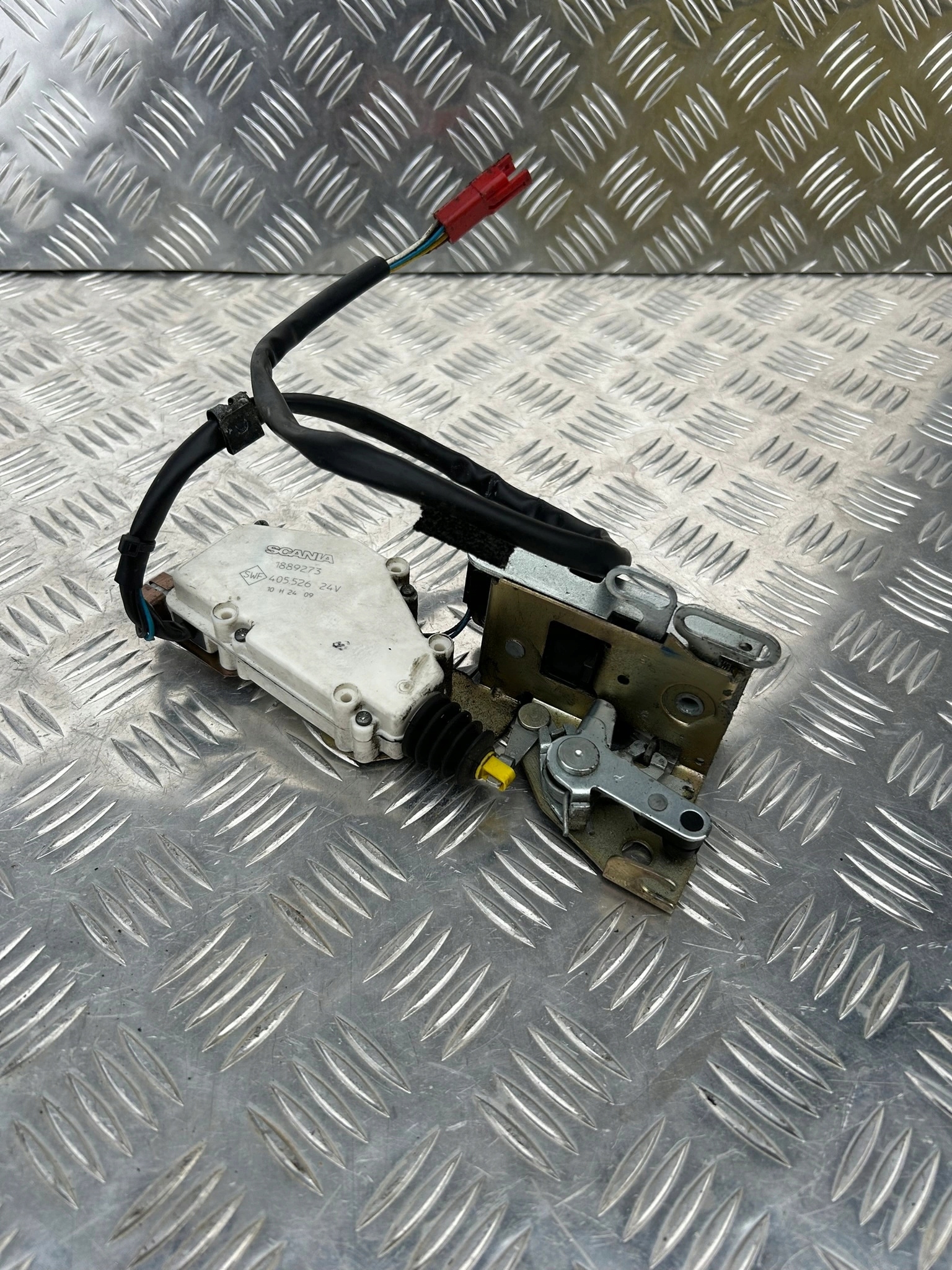 ZAMEK DRZWI Z CENTRALKĄ SCANIA R