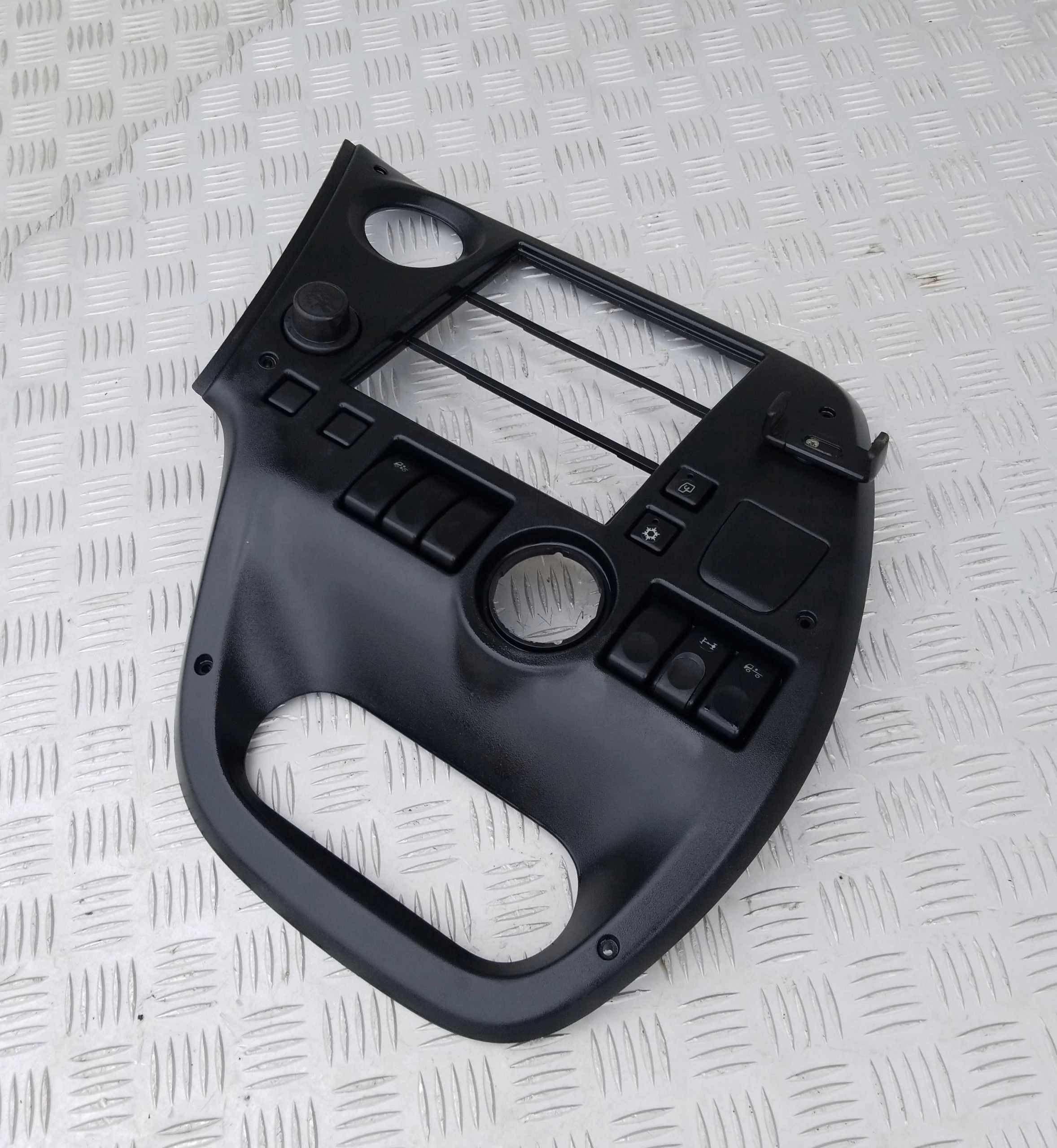 PANEL KOKPITU RADIA DAF XF 105