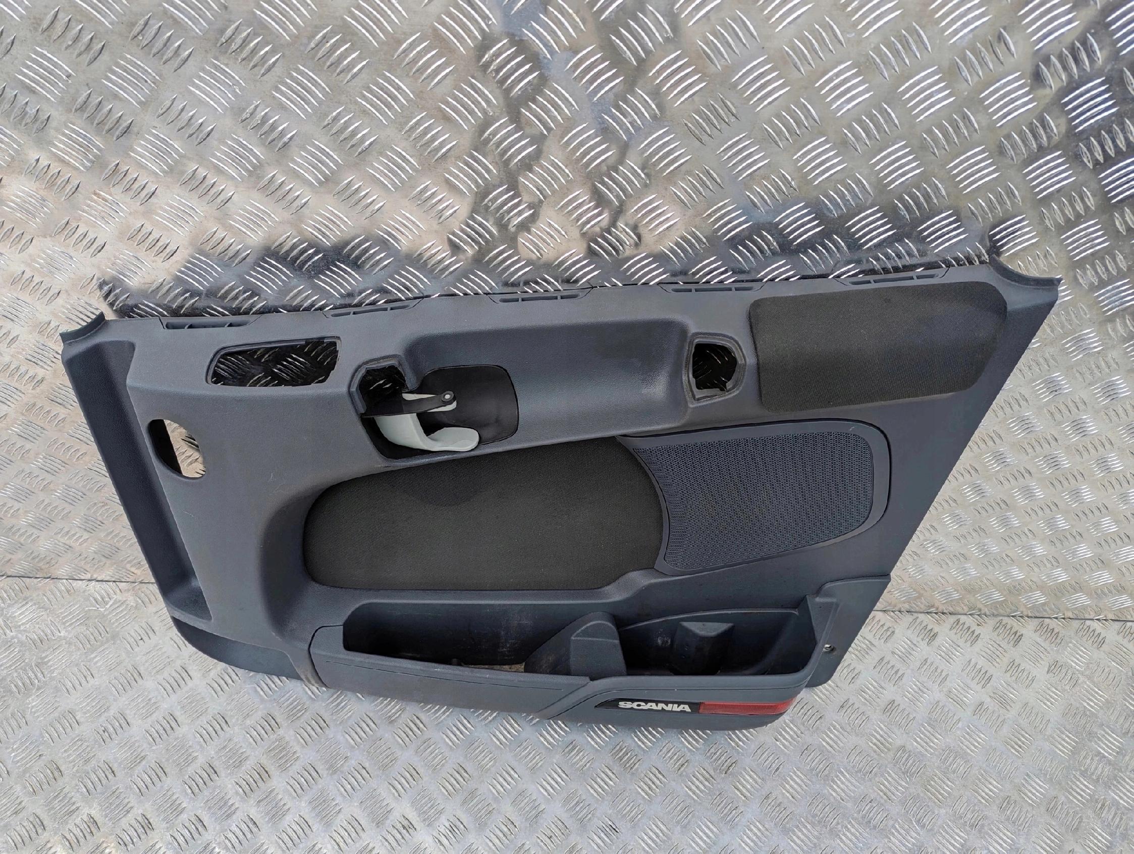 TAPICERKA BOCZNA BOCZEK DRZWI PRAWY SCANIA R - obrazek 2