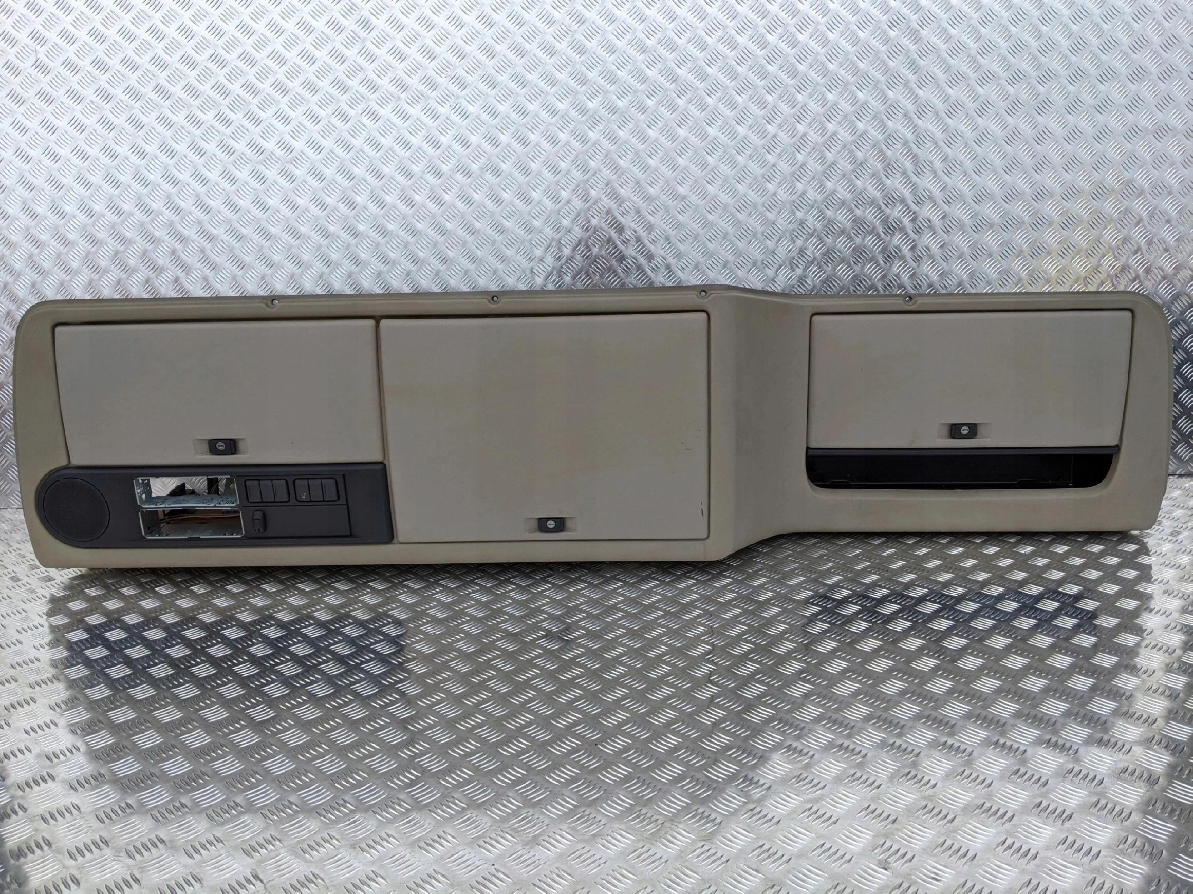 PÓŁKA GORNA SCHOWEK DAF XF 106