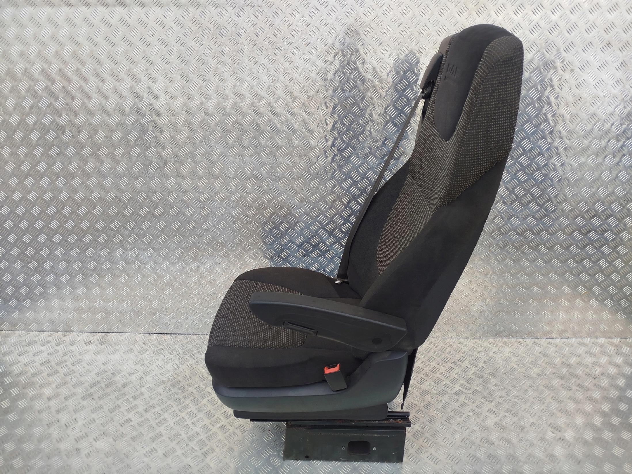 FOTEL PASAŻERA SZTYWNY DAF XF 106 - obrazek 6