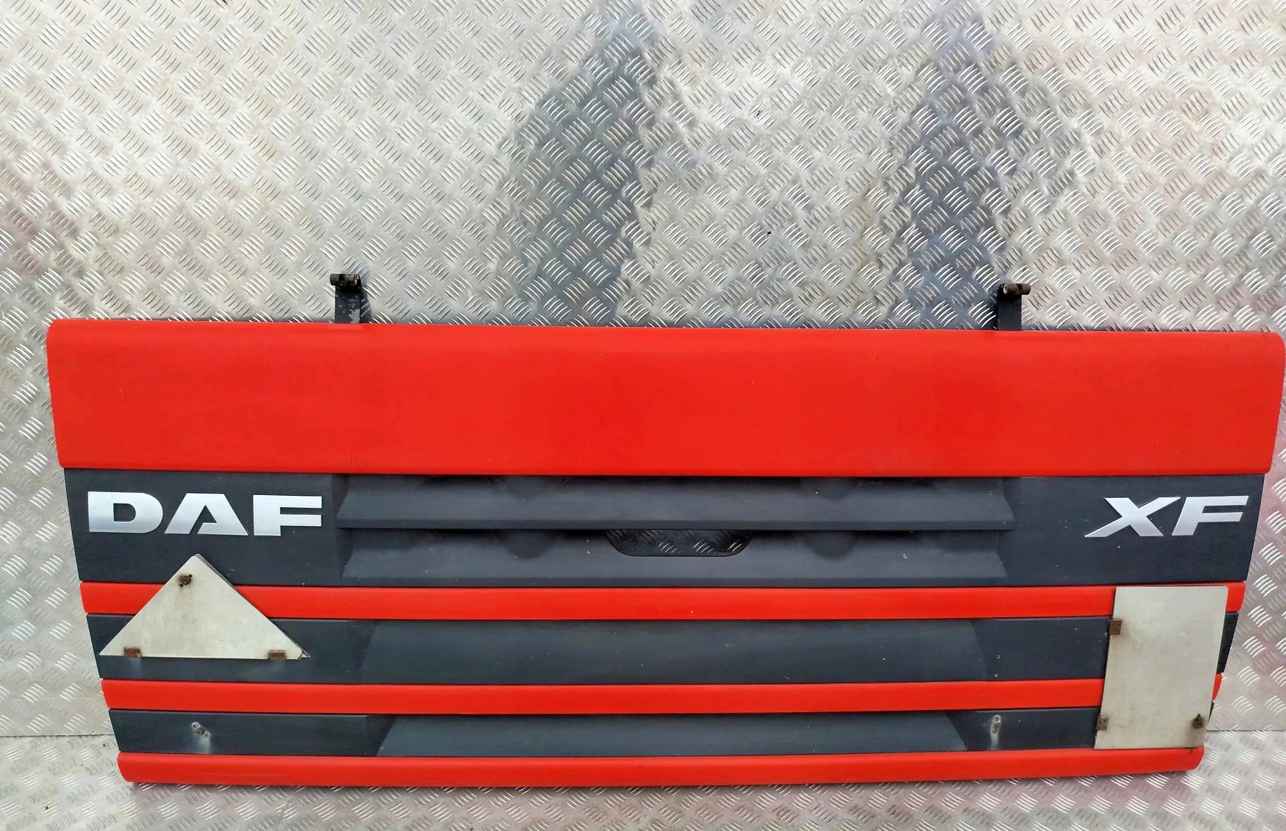 ATRAPA GÓRNA MASKA DAF XF 106 - obrazek 4