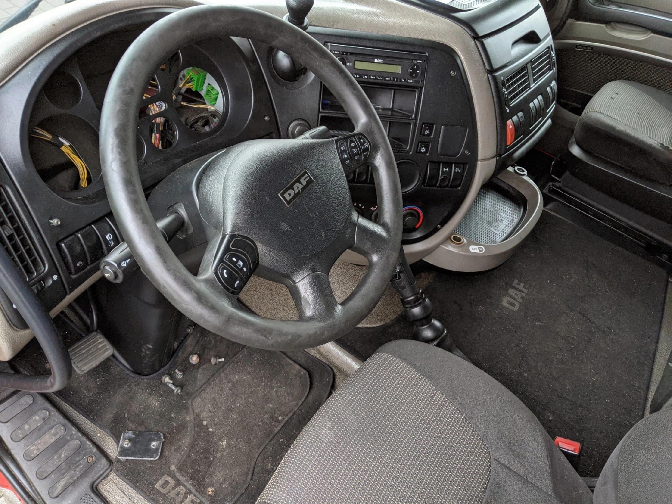 KABINA DAF XF 105 2012 ROK NOWY TYP SŁUPKA - obrazek 7