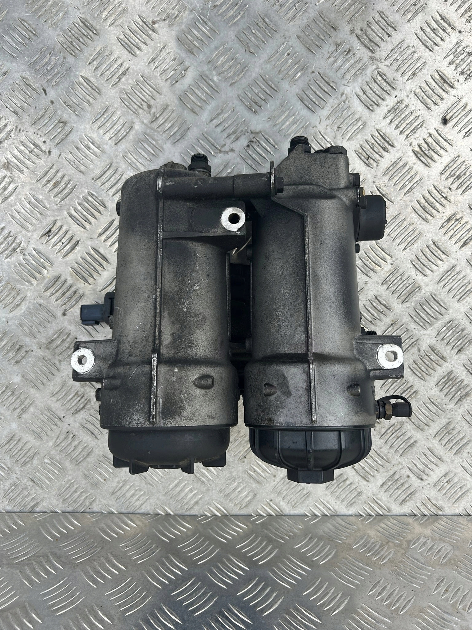 OBUDOWA FILTRA PALIWA SCANIA NTG - obrazek 2