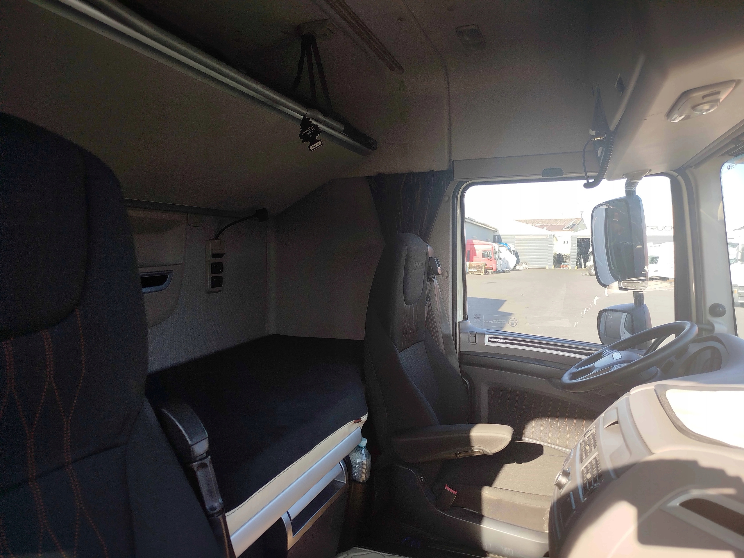 KABINA DAF XF 106 LIFT - obrazek 9