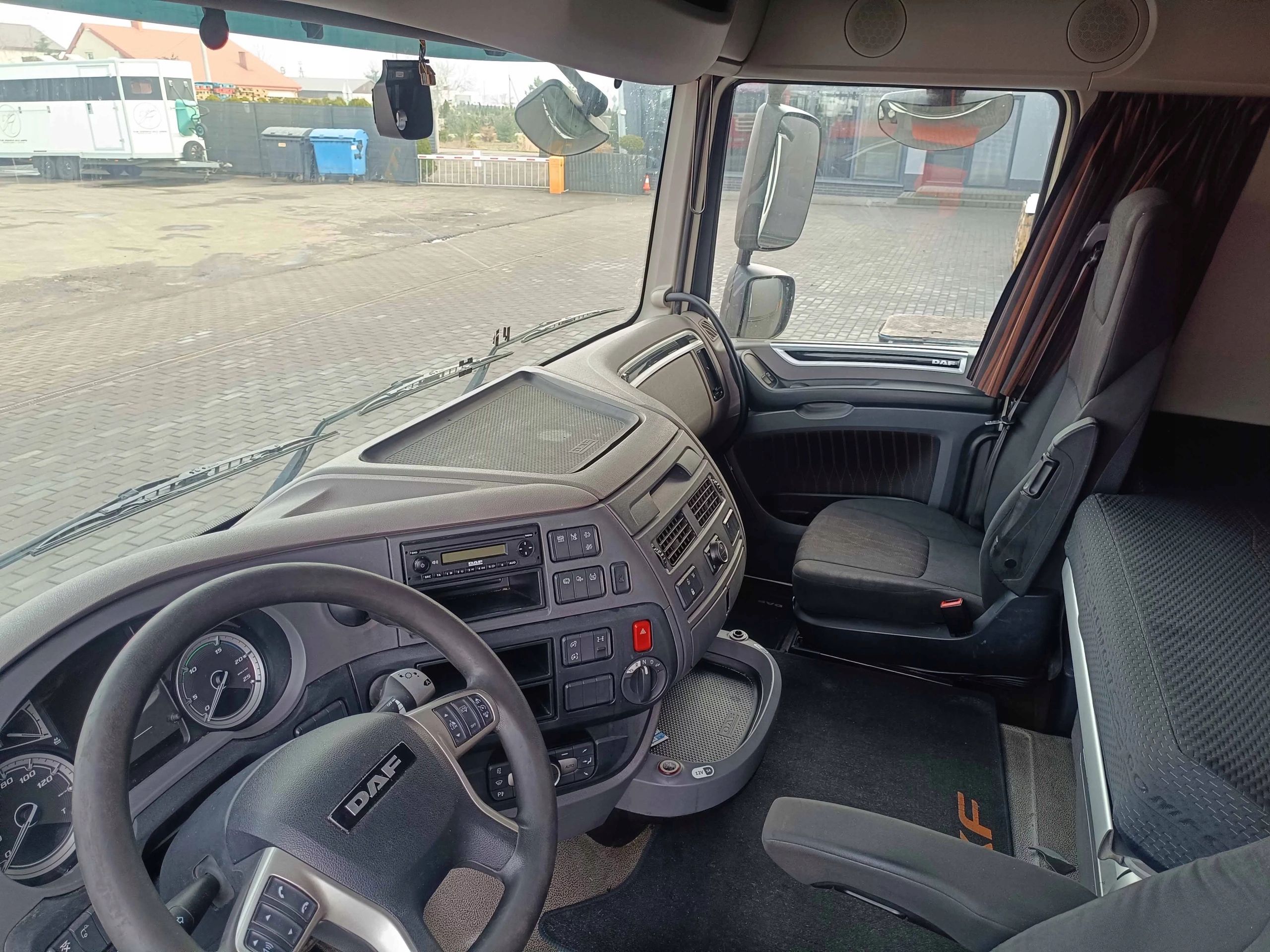 KABINA DAF XF 106 480 LIFT SSC - obrazek 11